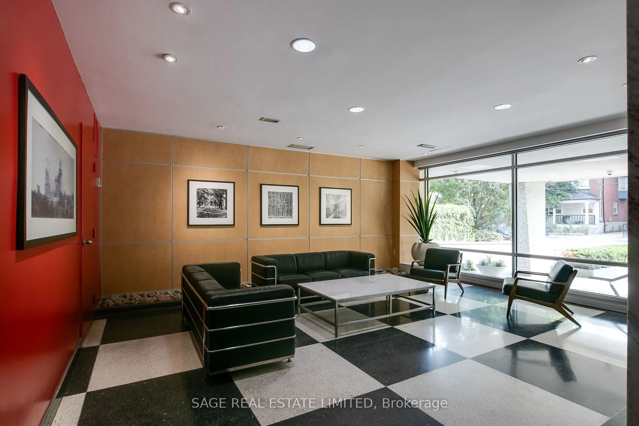 74 Spadina Road, #204