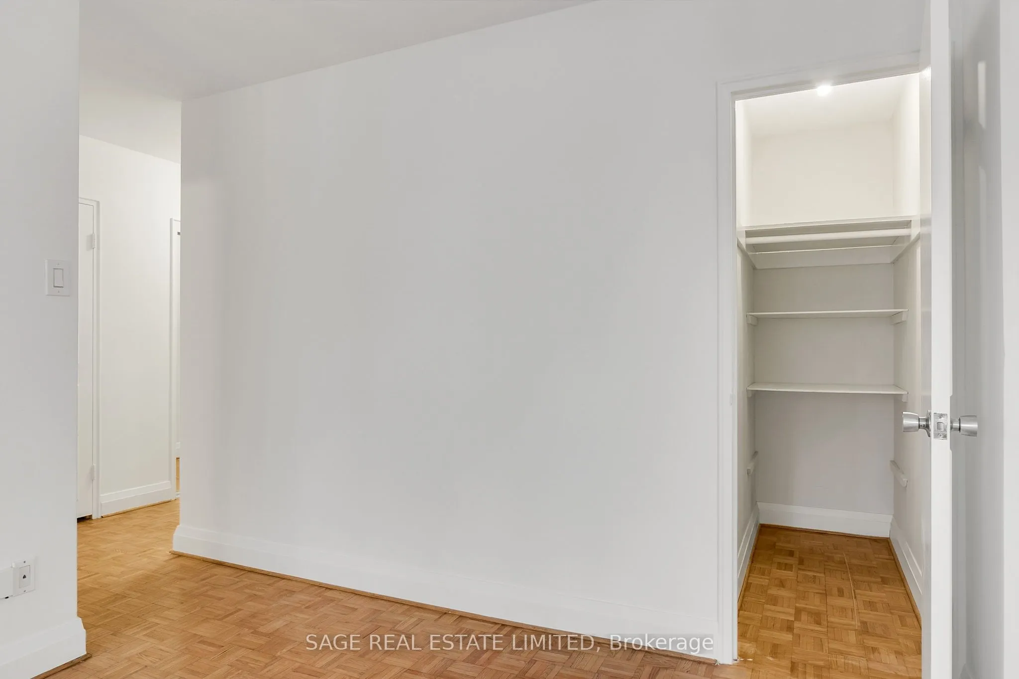 74 Spadina Road, #204