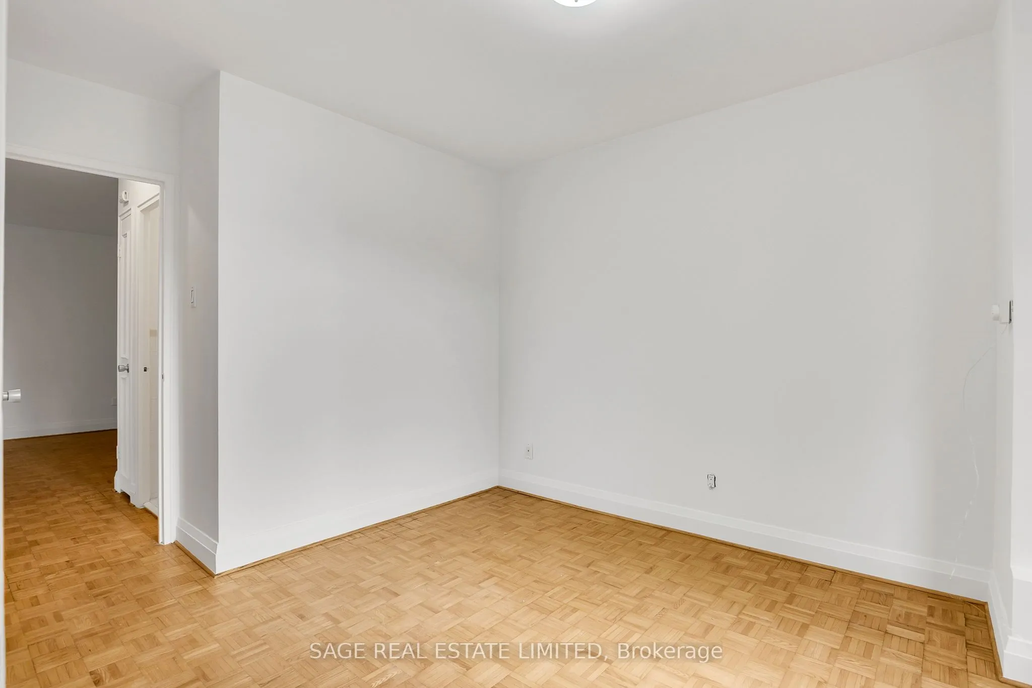 74 Spadina Road, #204