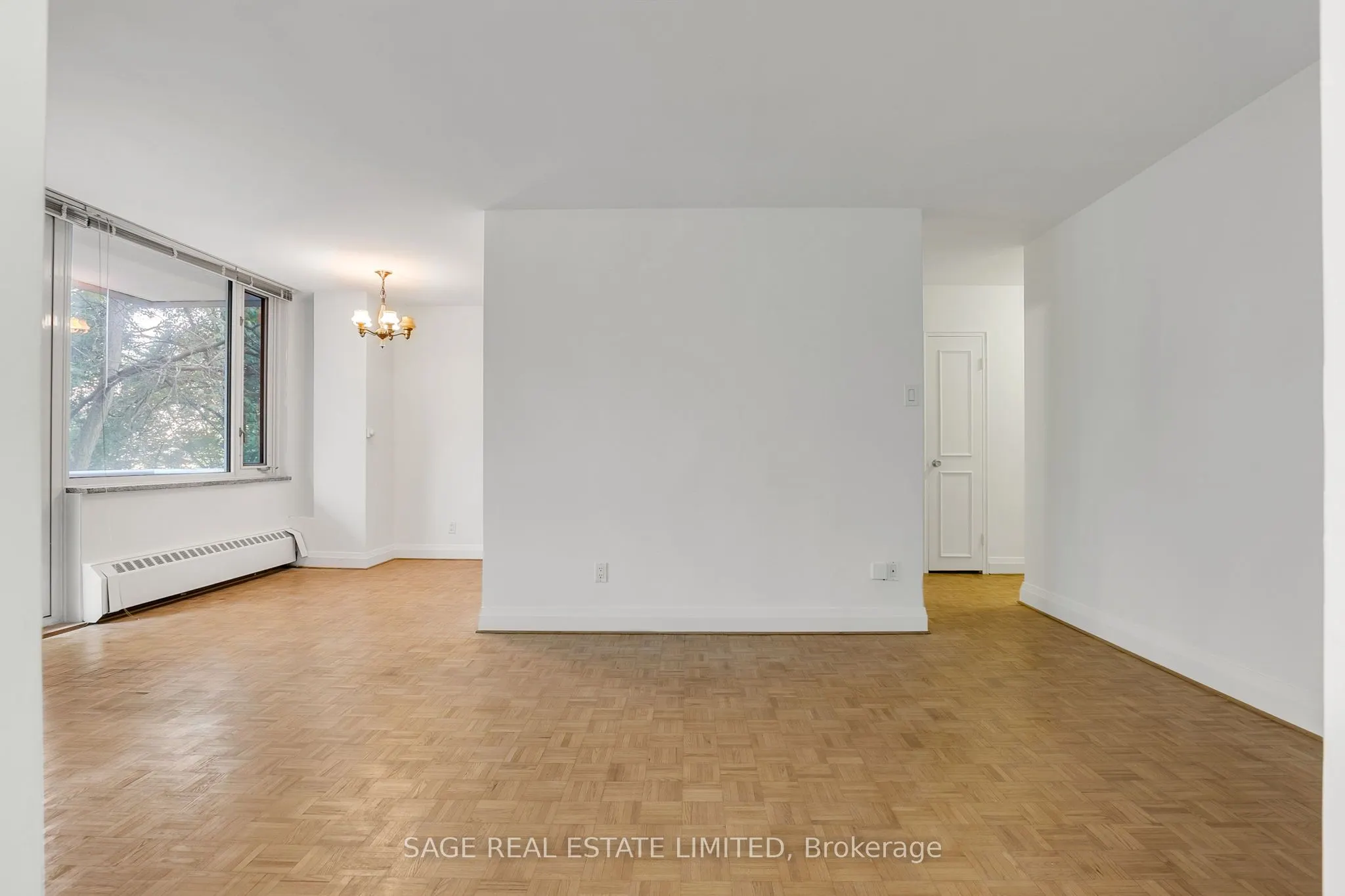 74 Spadina Road, #204