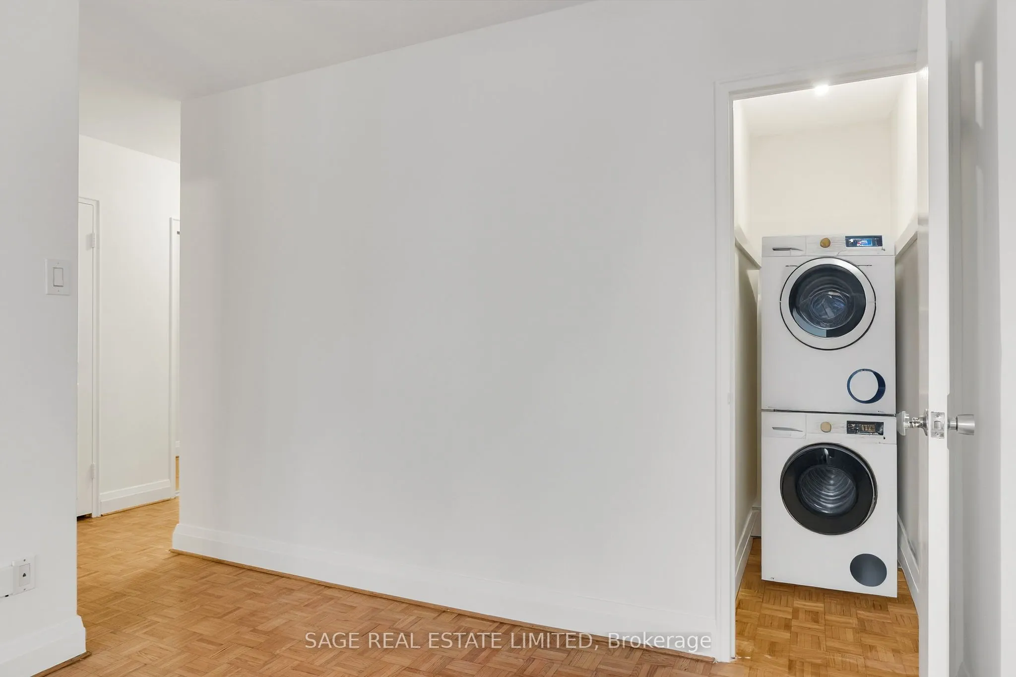 74 Spadina Road, #204