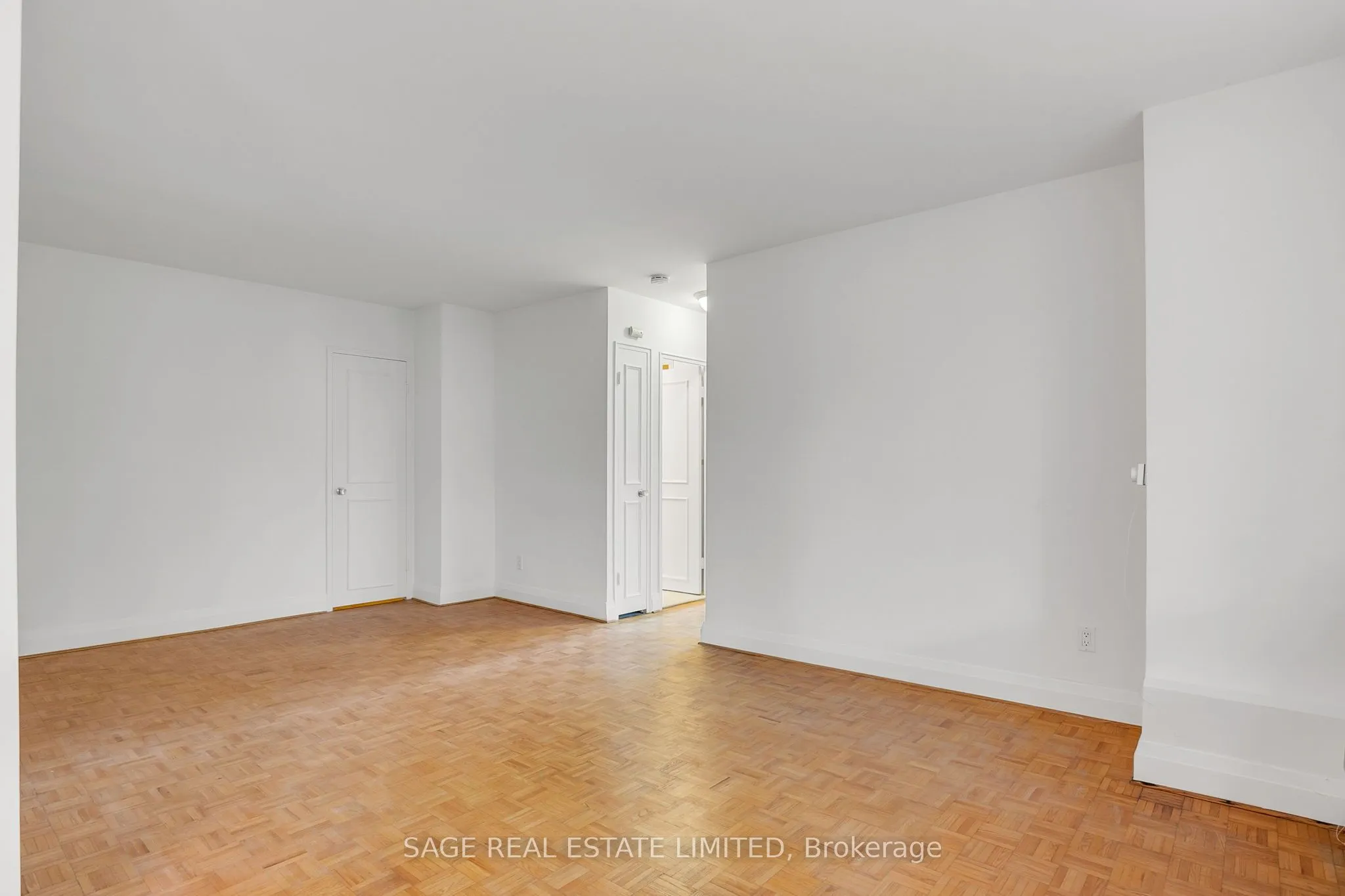 74 Spadina Road, #204