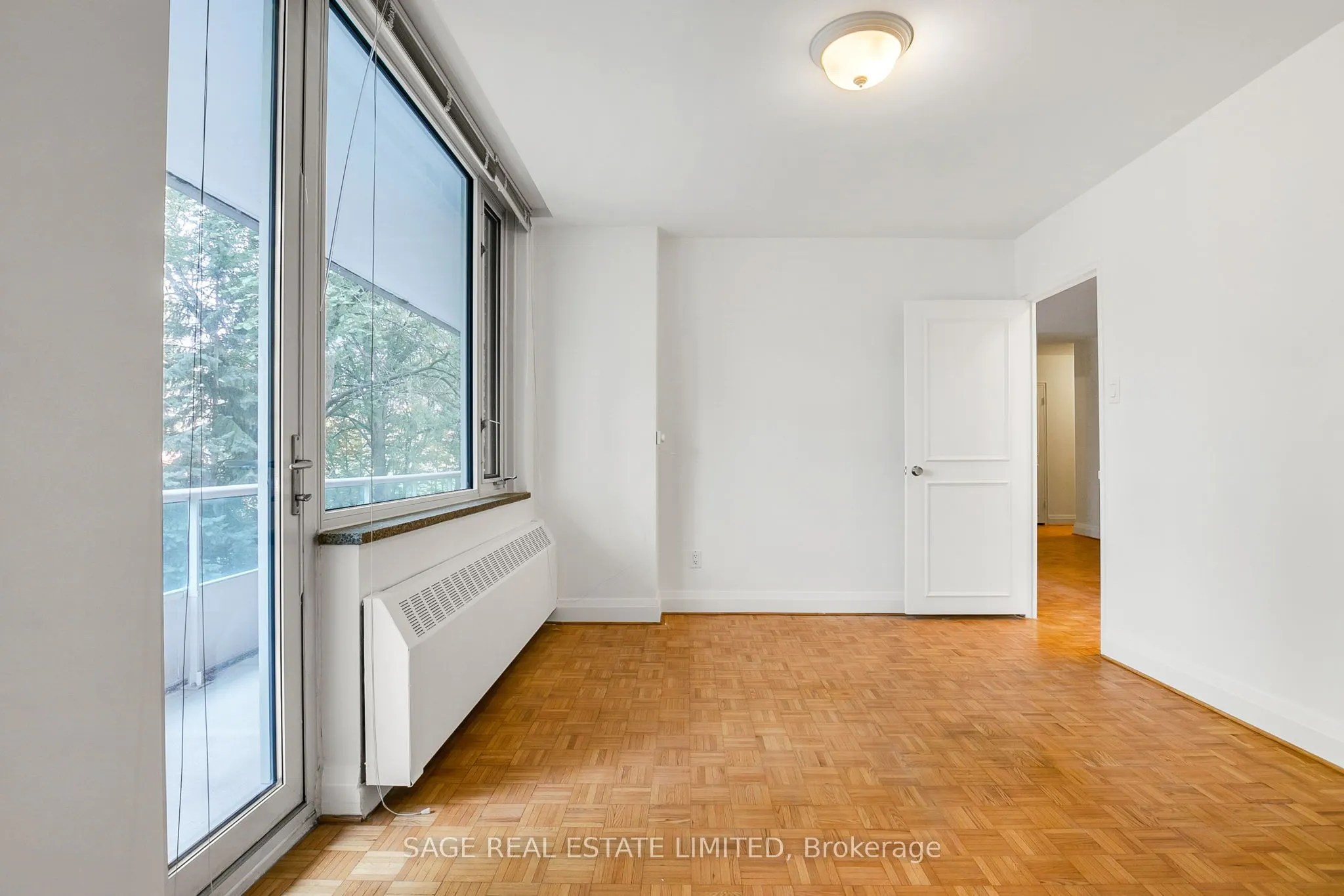 74 Spadina Road, #204