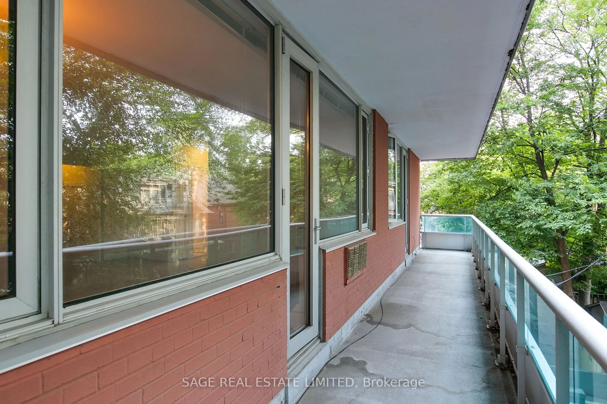 74 Spadina Road, #204