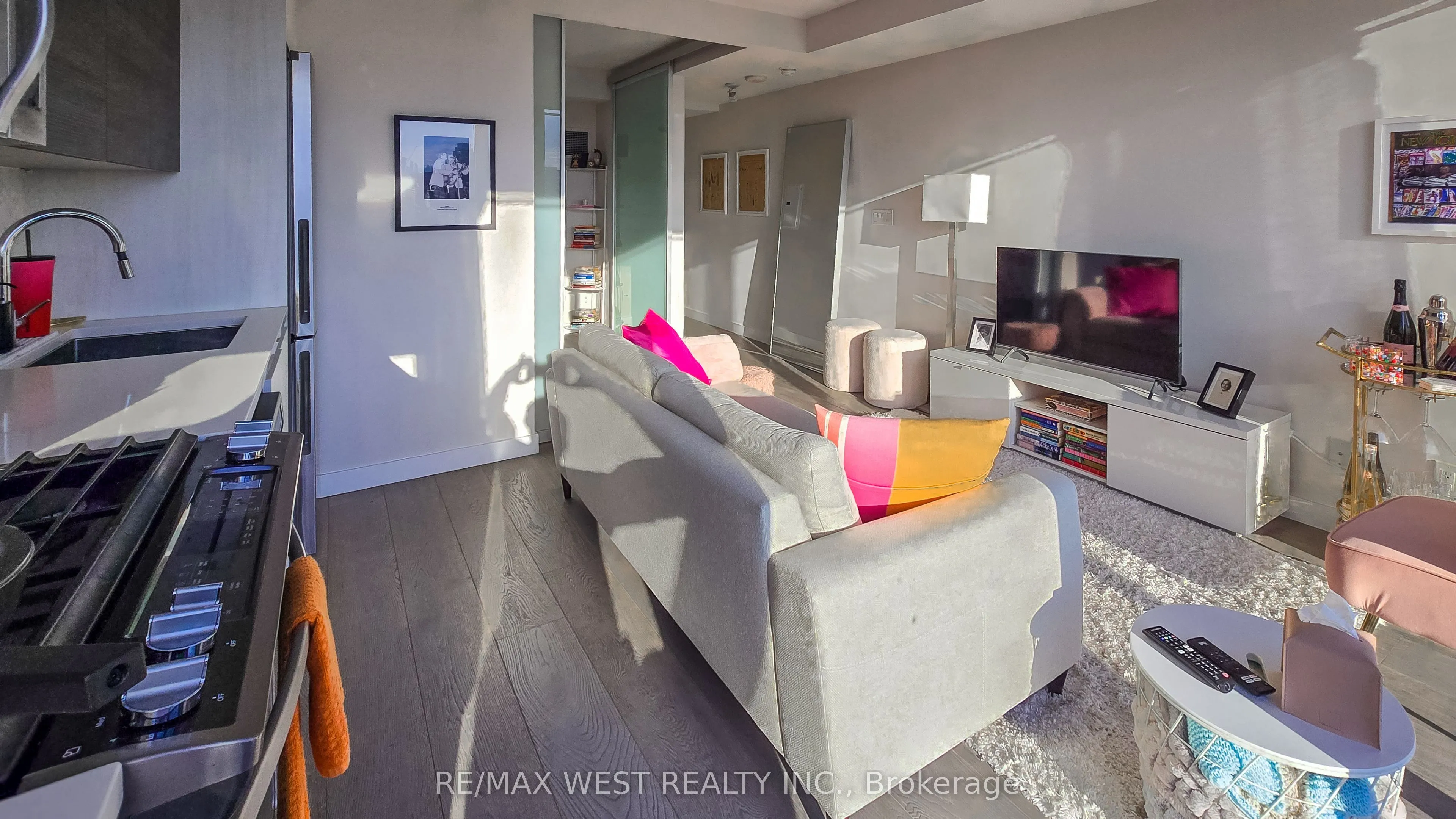 111 Bathurst Street