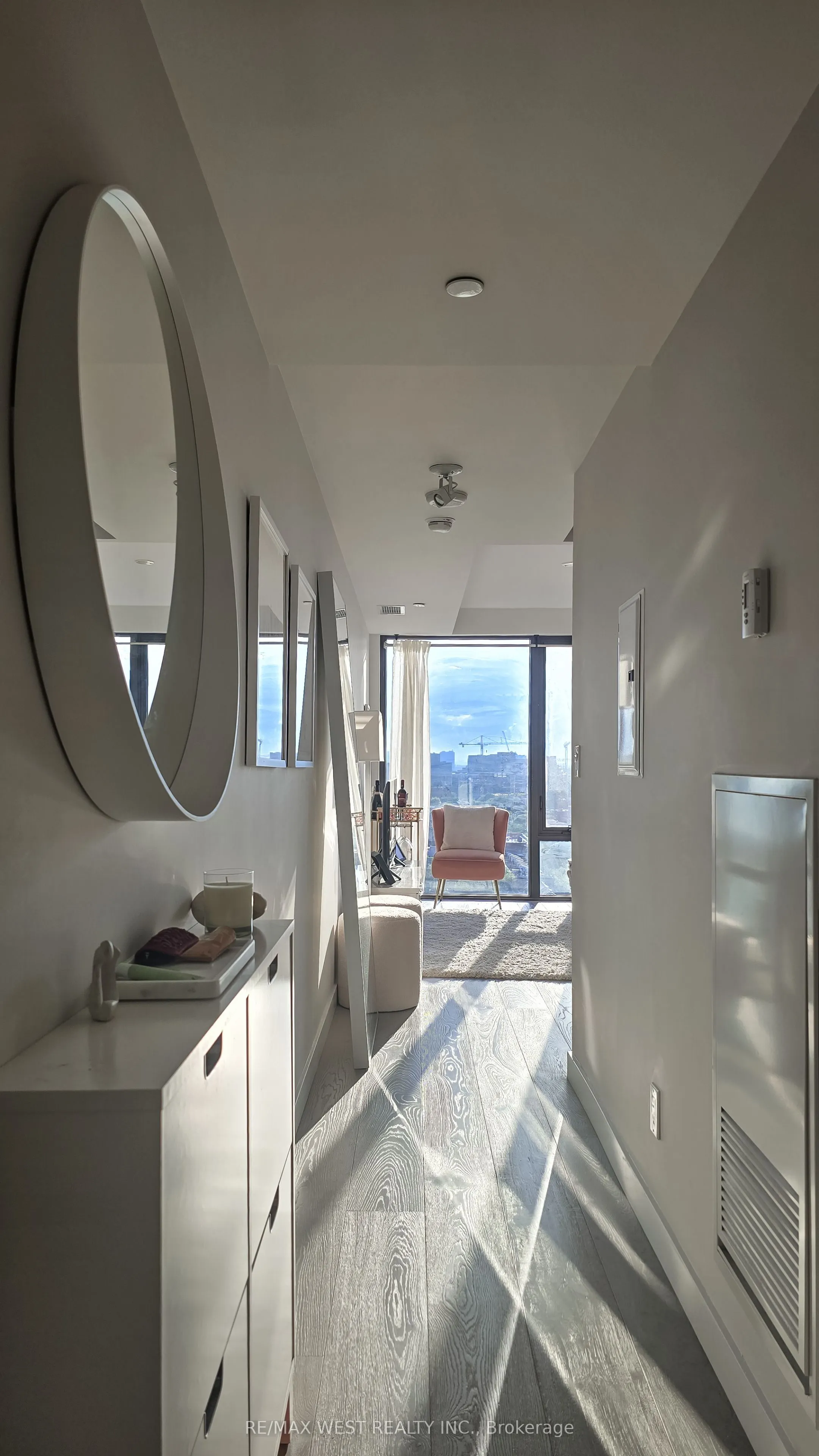 111 Bathurst Street