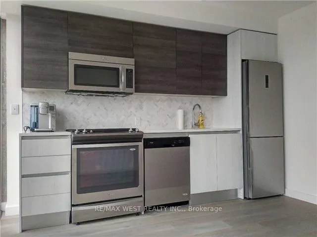 111 Bathurst Street