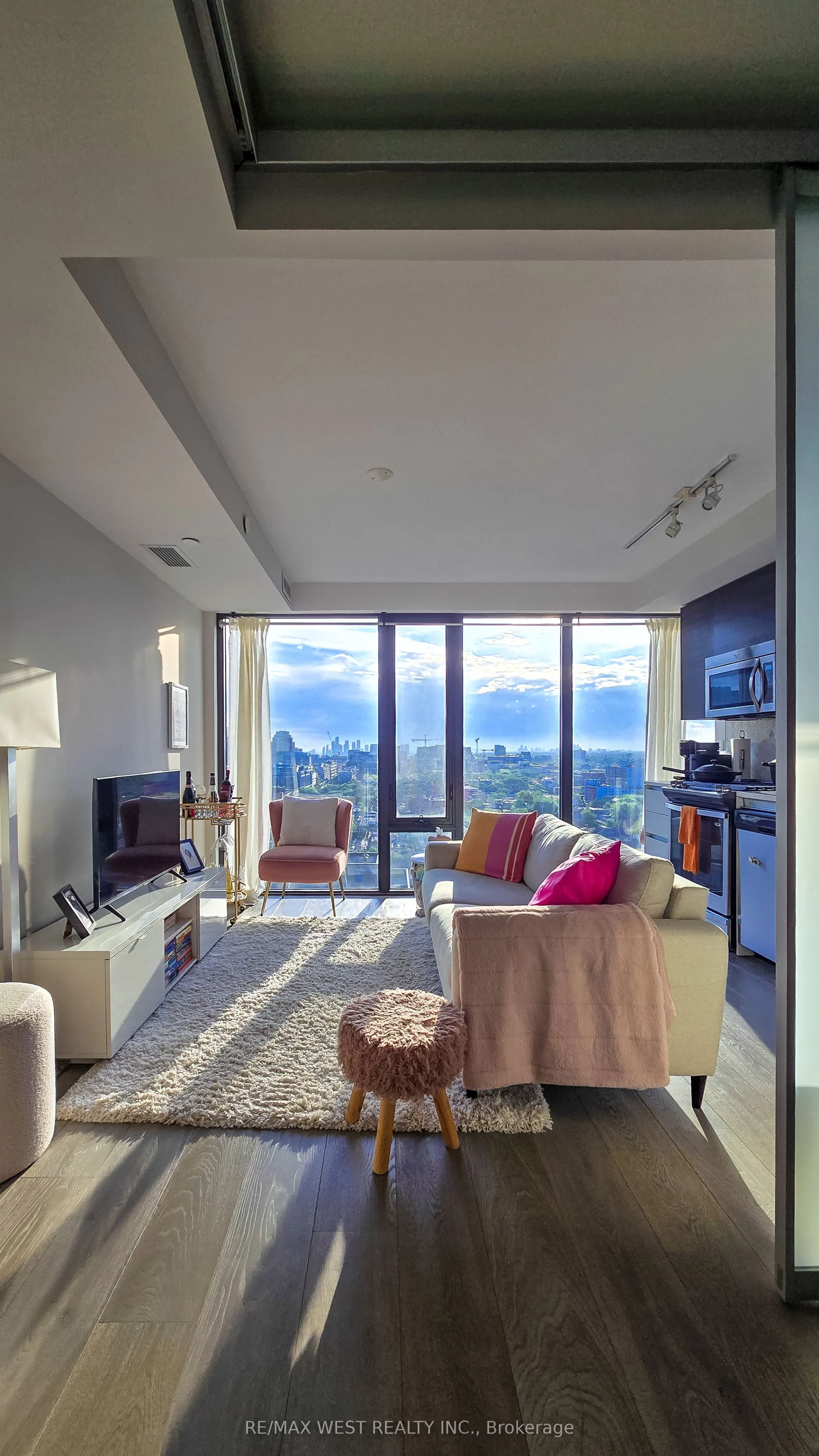 111 Bathurst Street