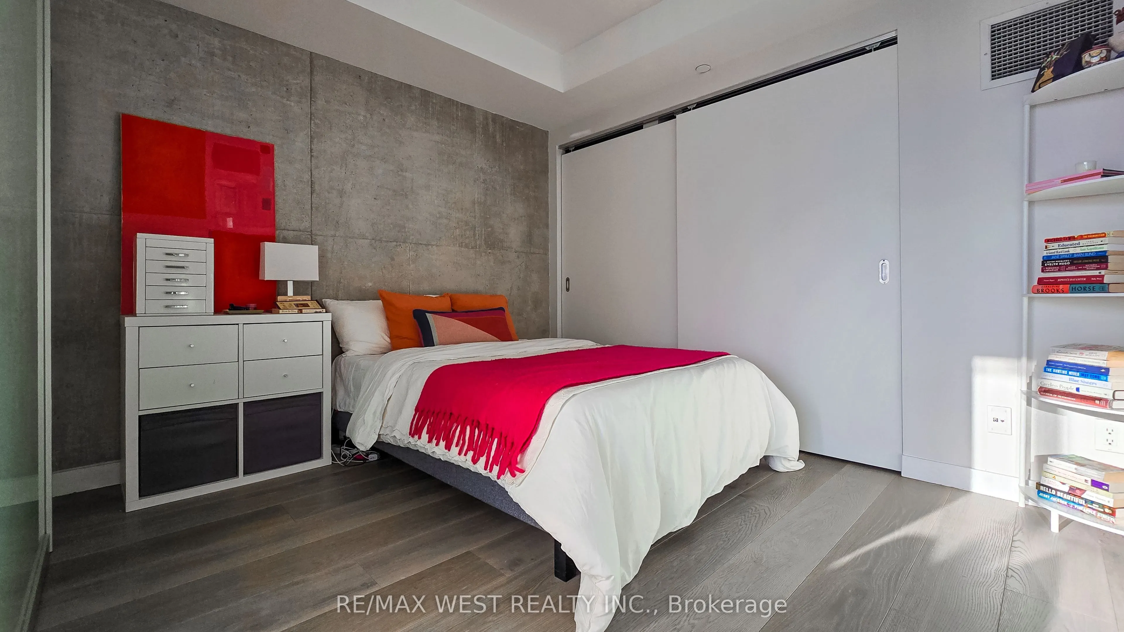 111 Bathurst Street