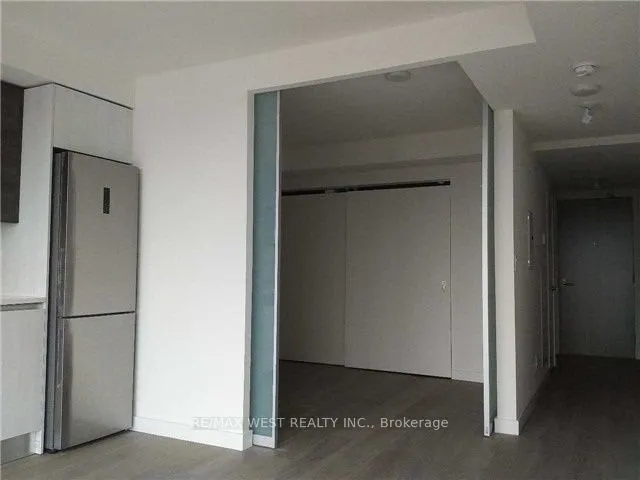 111 Bathurst Street