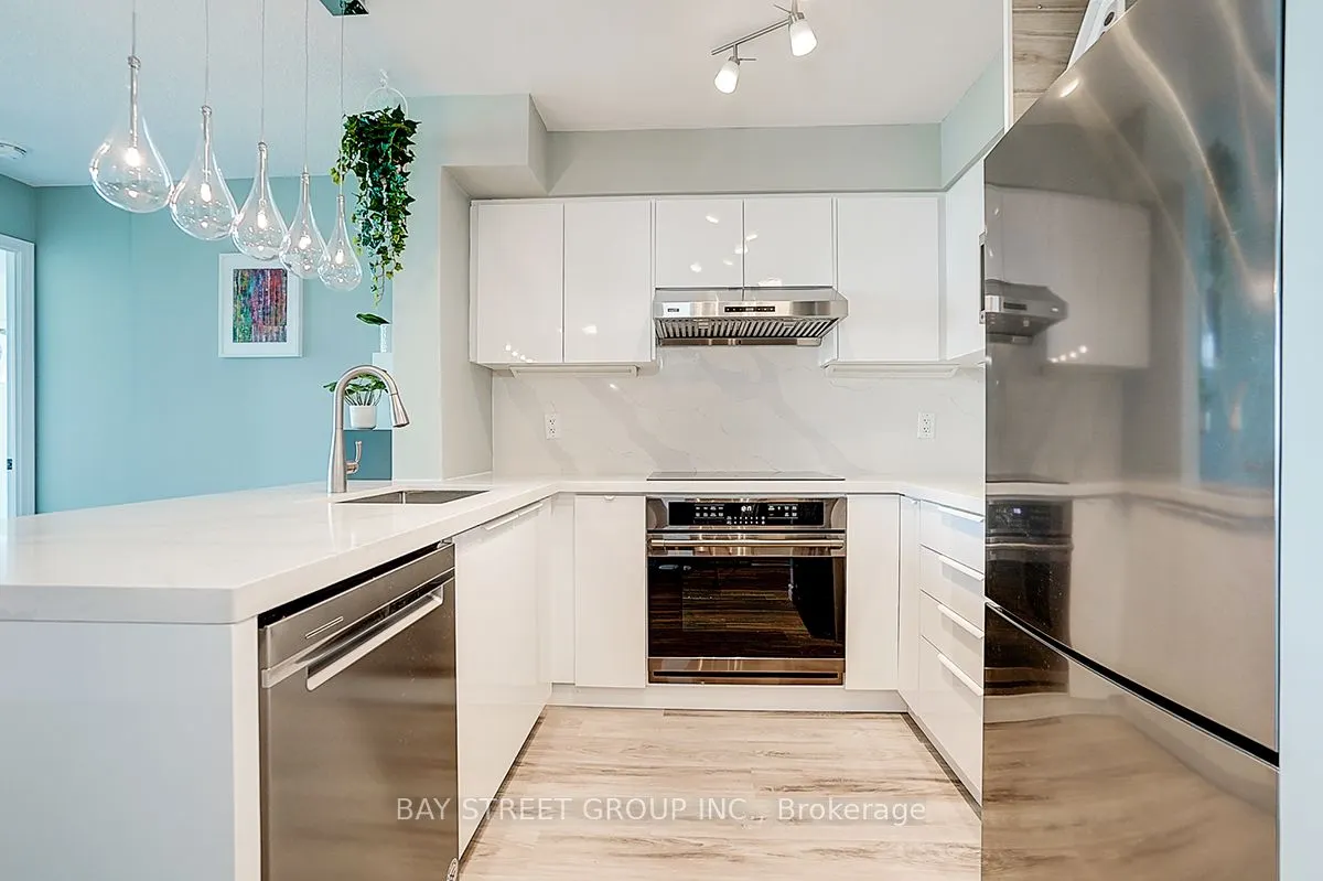 5500 Yonge Street, #PH3