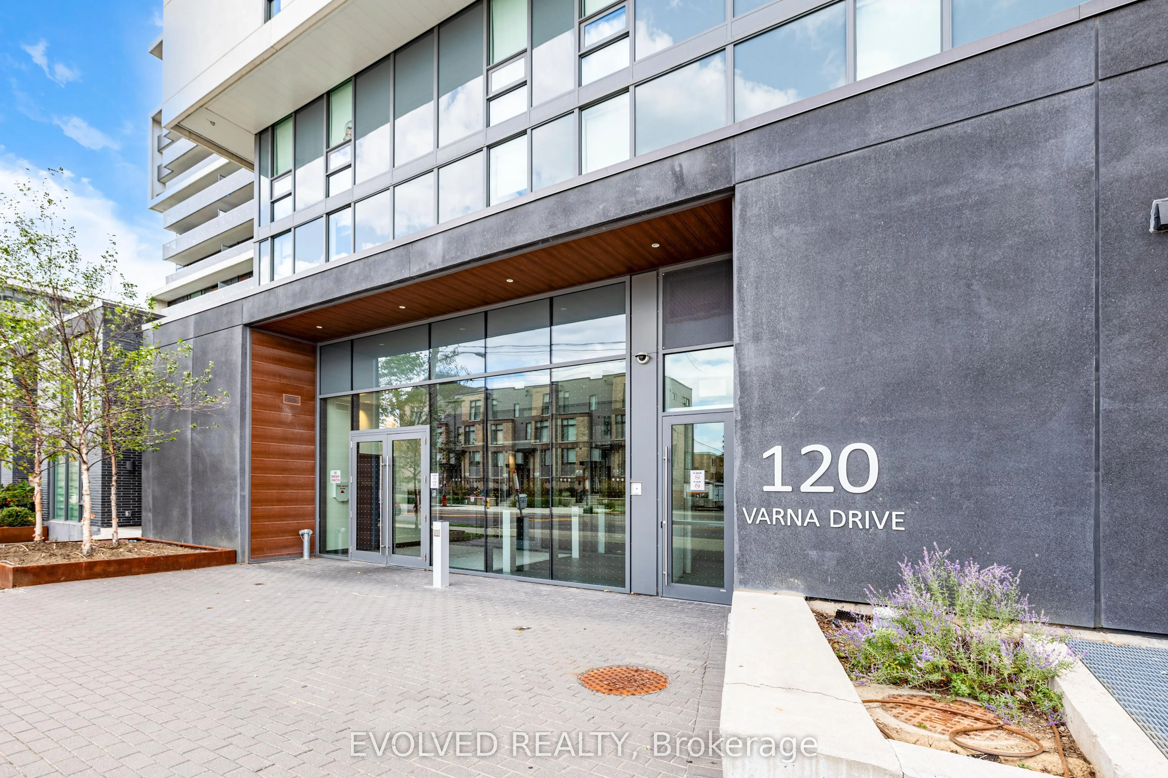 120 Varna Drive, #620