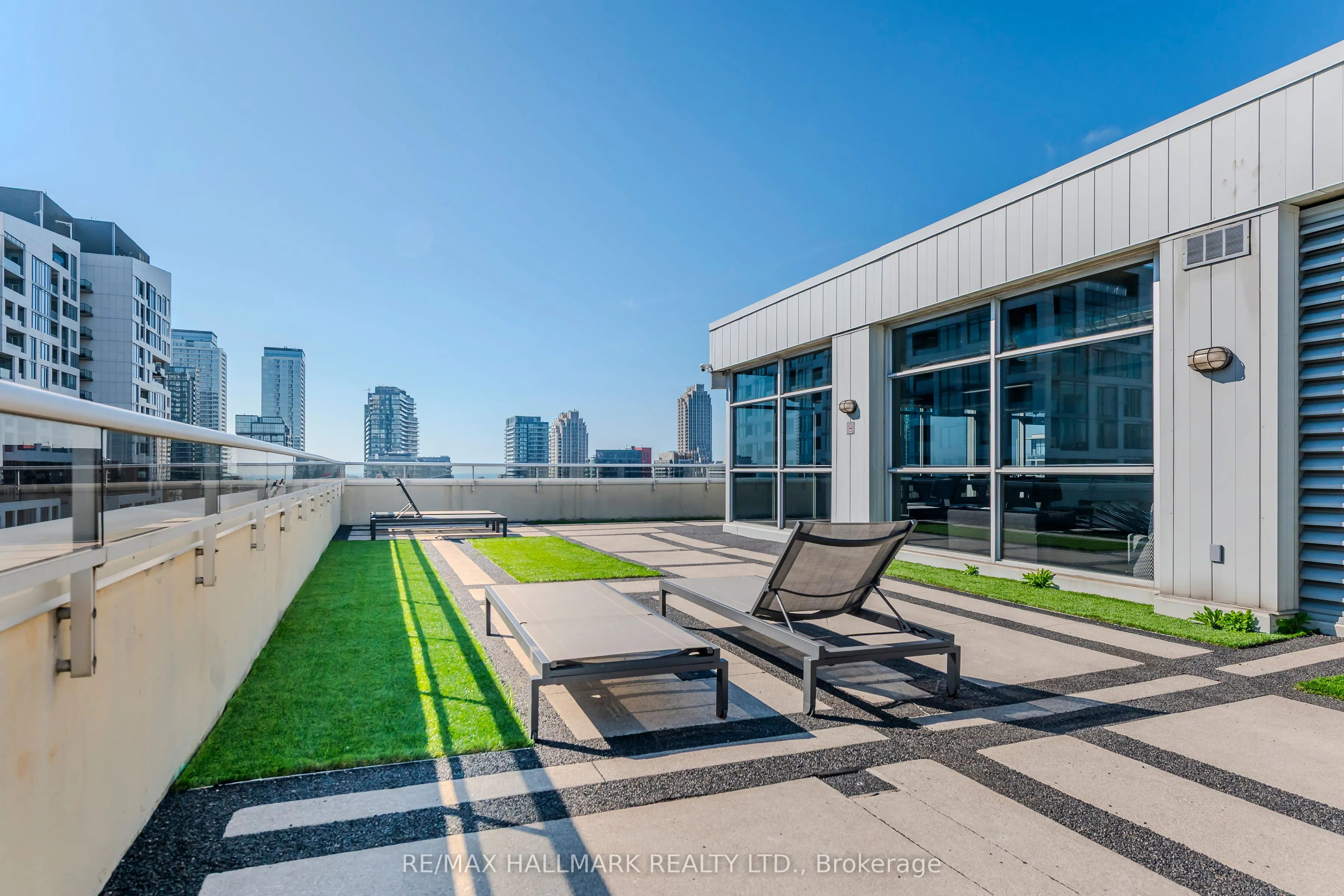 60 Bathurst Street, #910