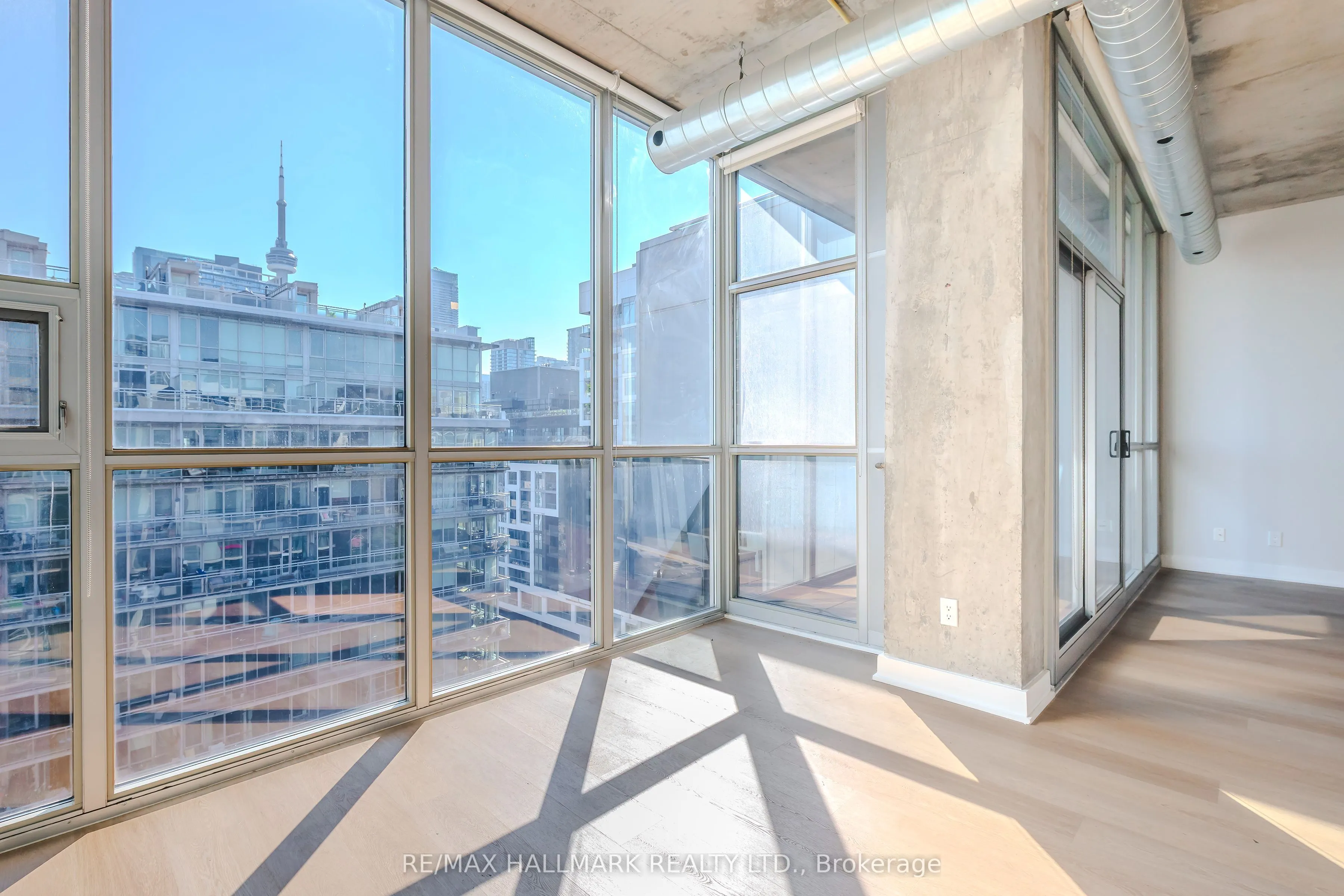 60 Bathurst Street, #910