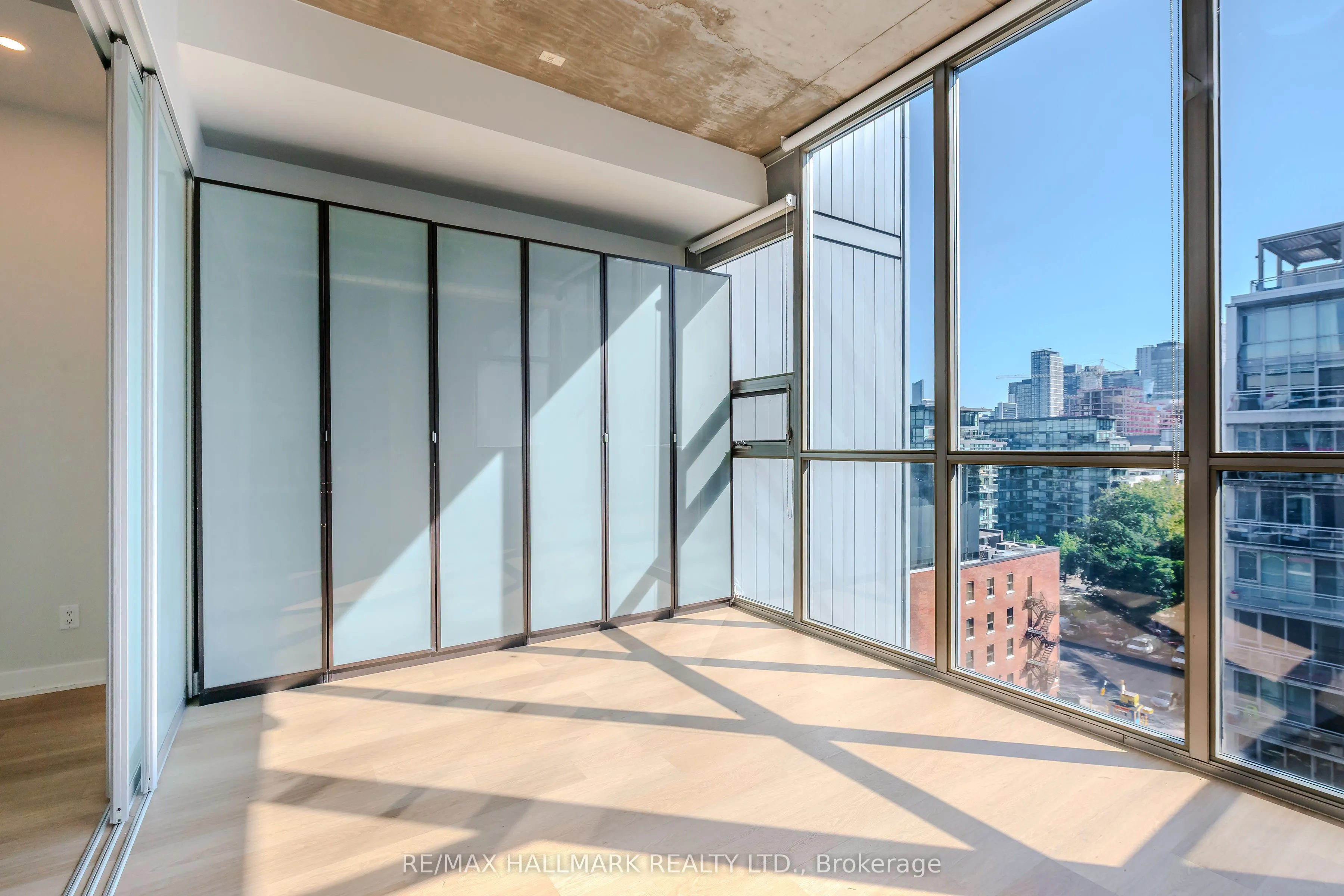 60 Bathurst Street, #910