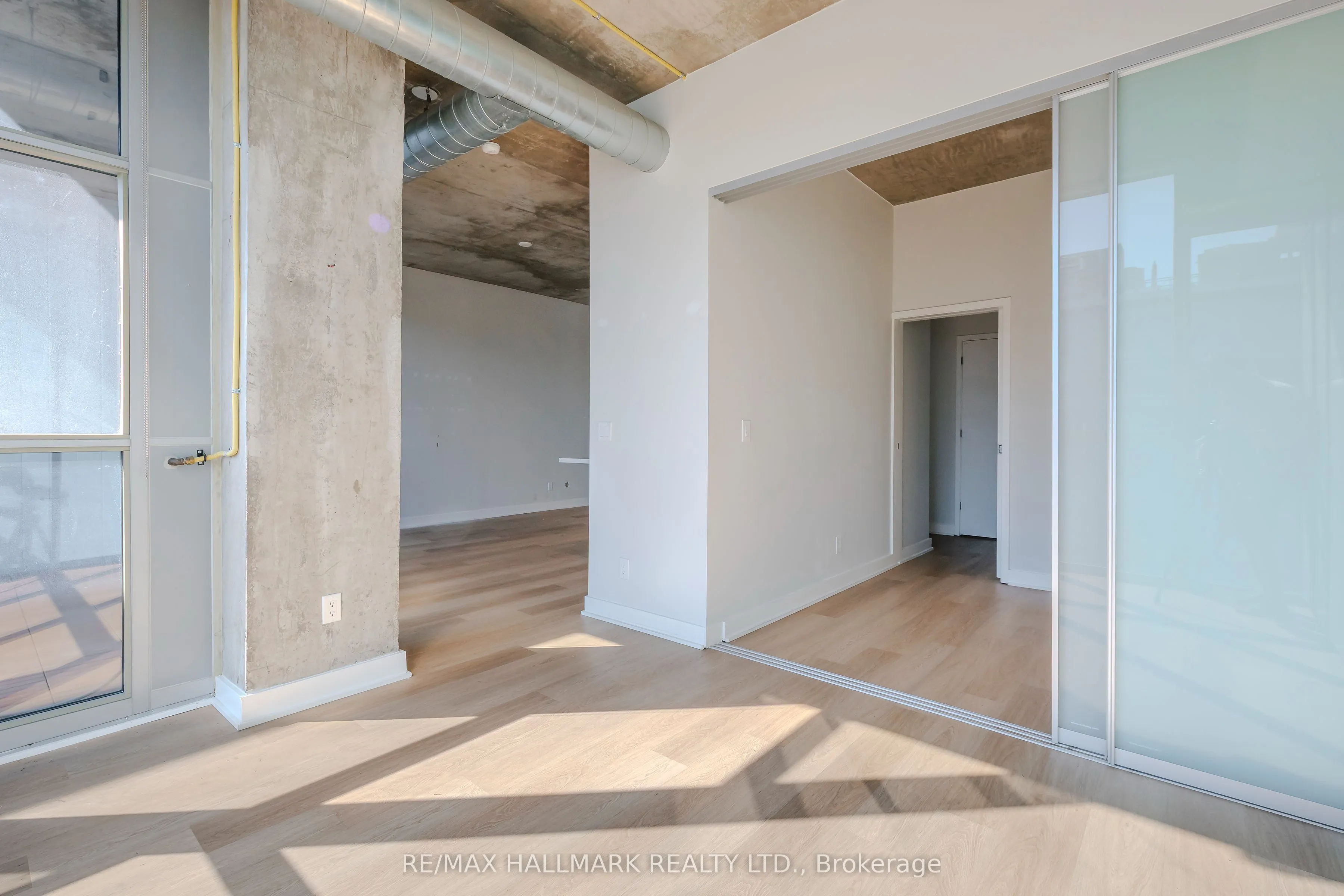 60 Bathurst Street, #910
