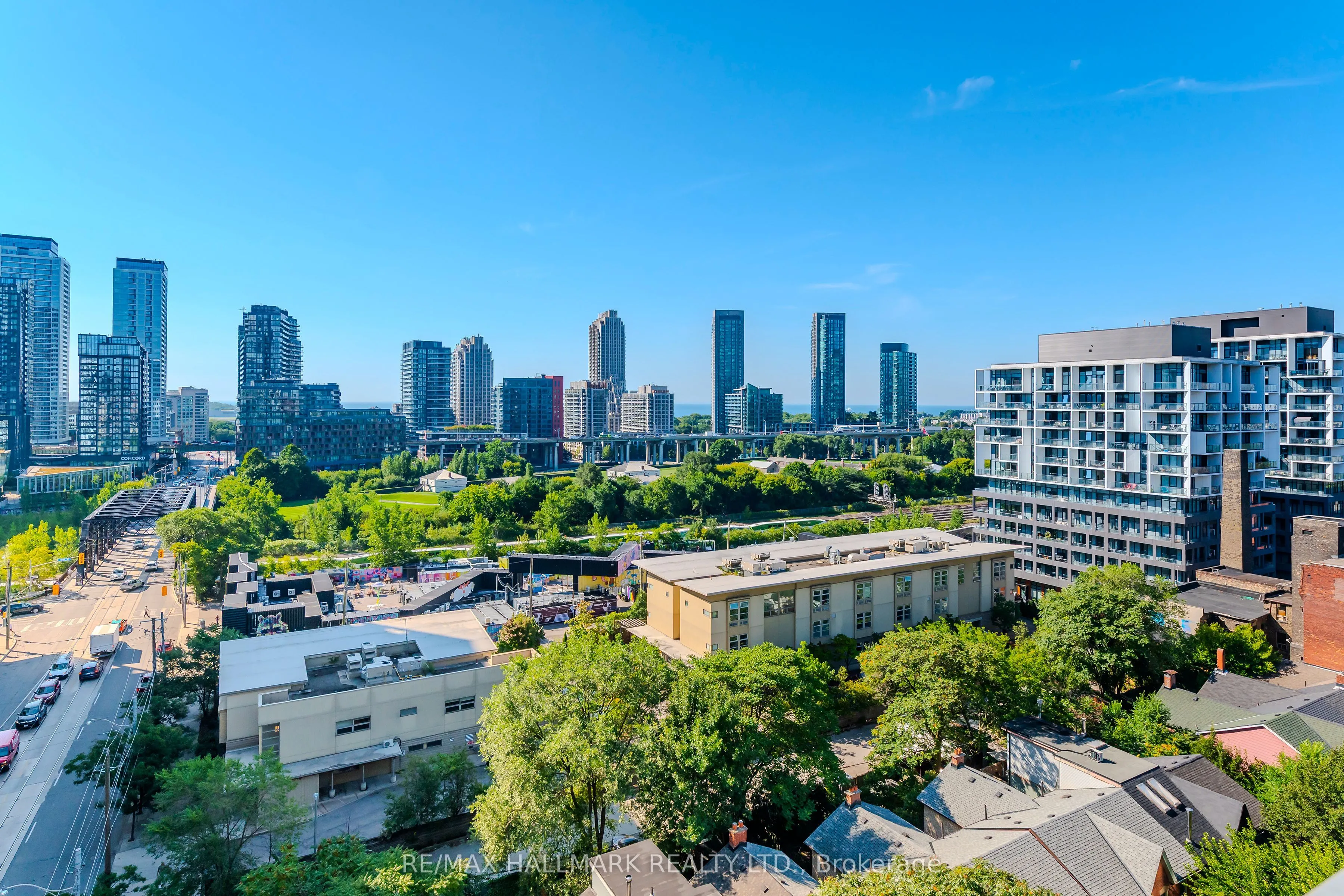 60 Bathurst Street, #910