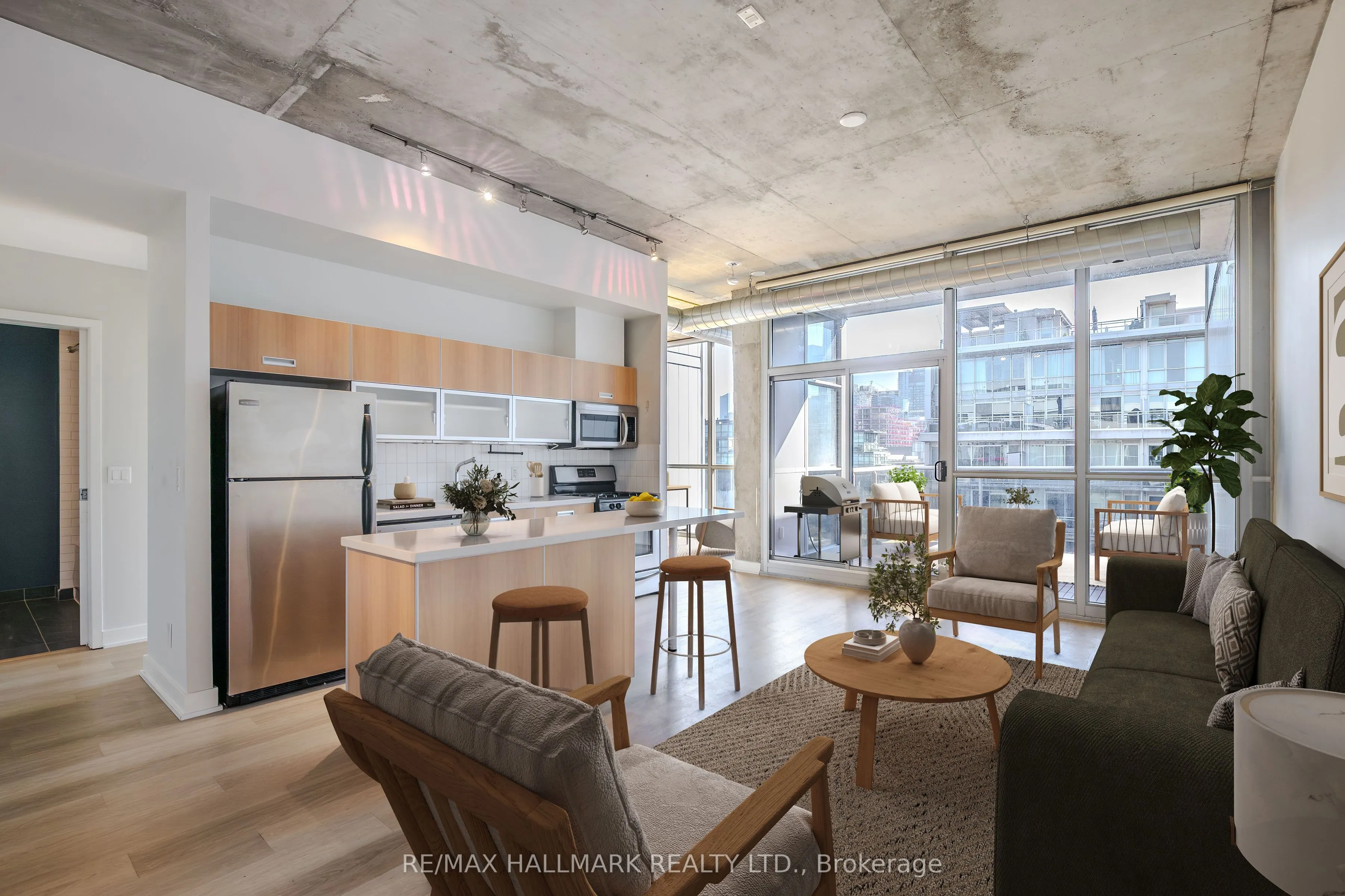 60 Bathurst Street, #910