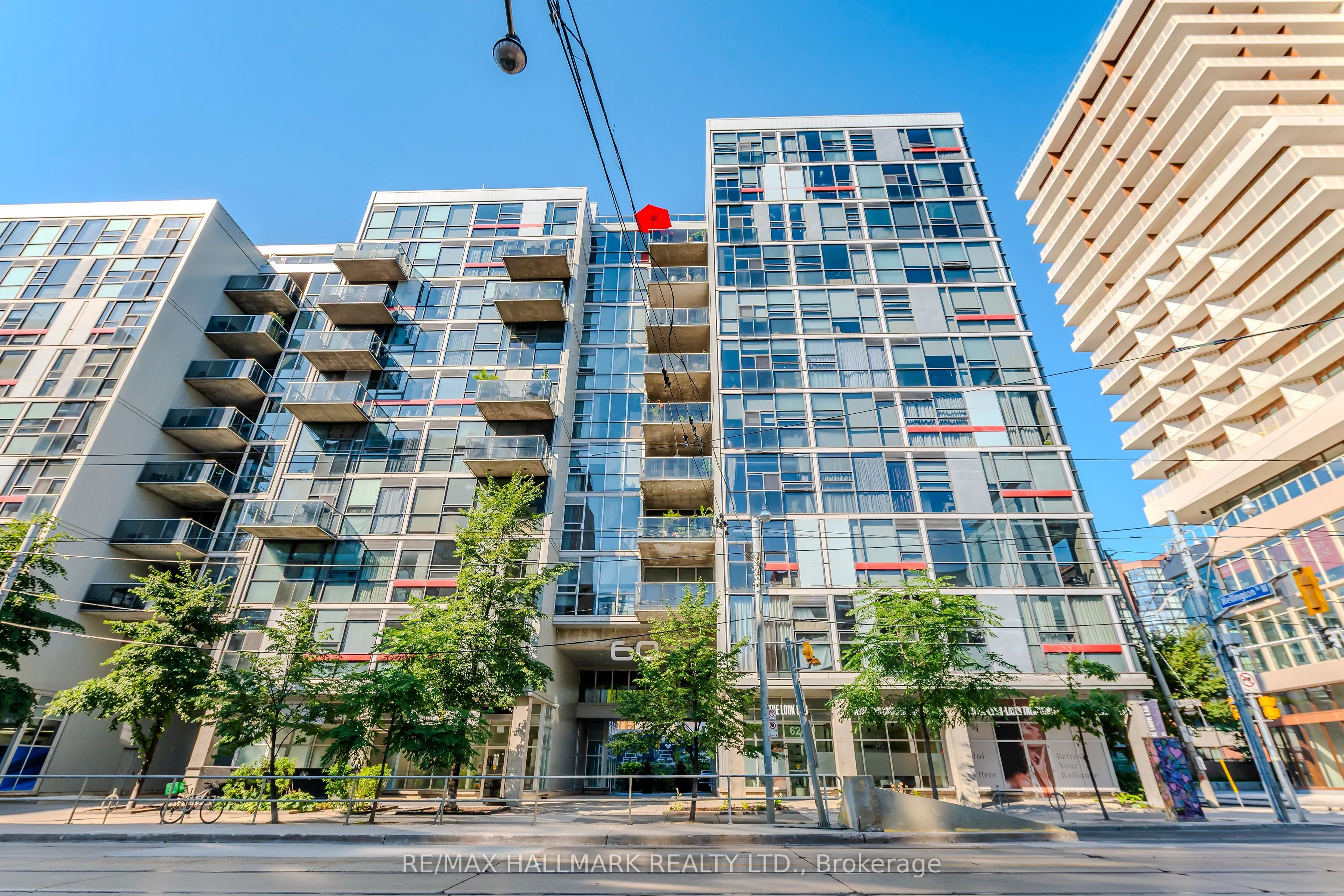 60 Bathurst Street, #910