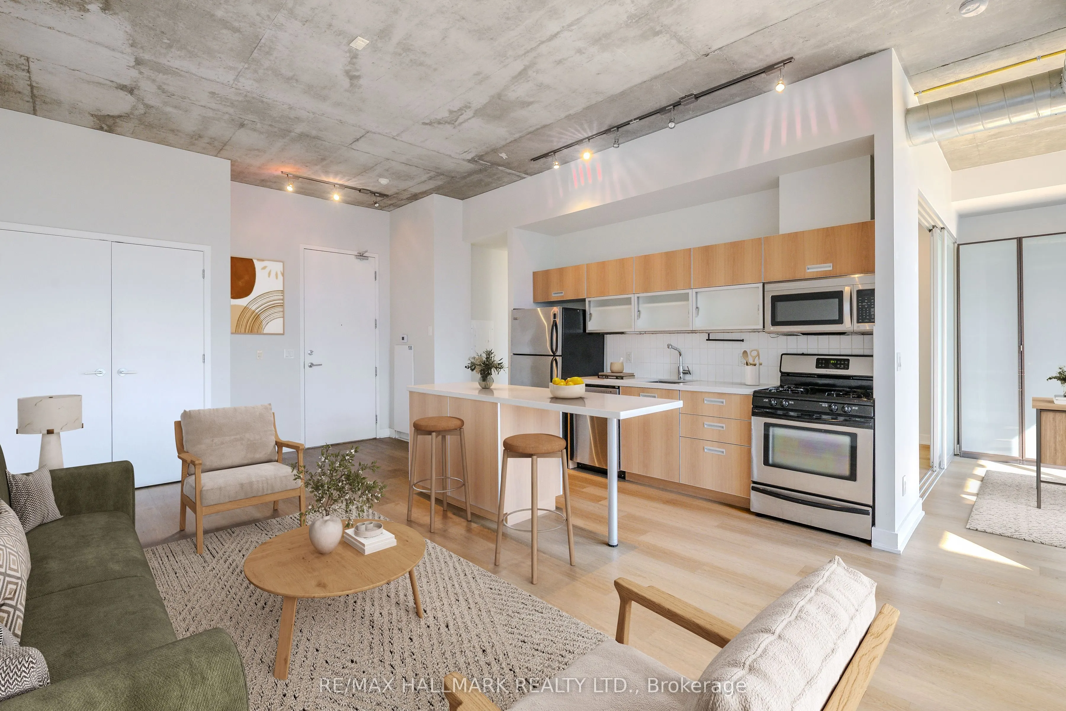 60 Bathurst Street, #910