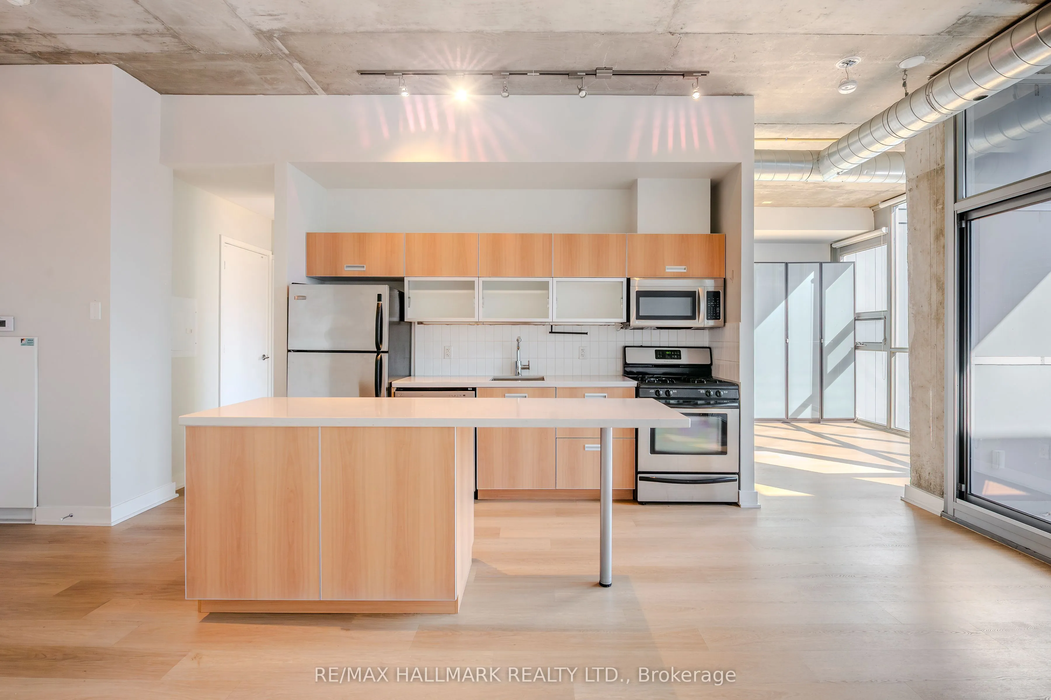60 Bathurst Street, #910