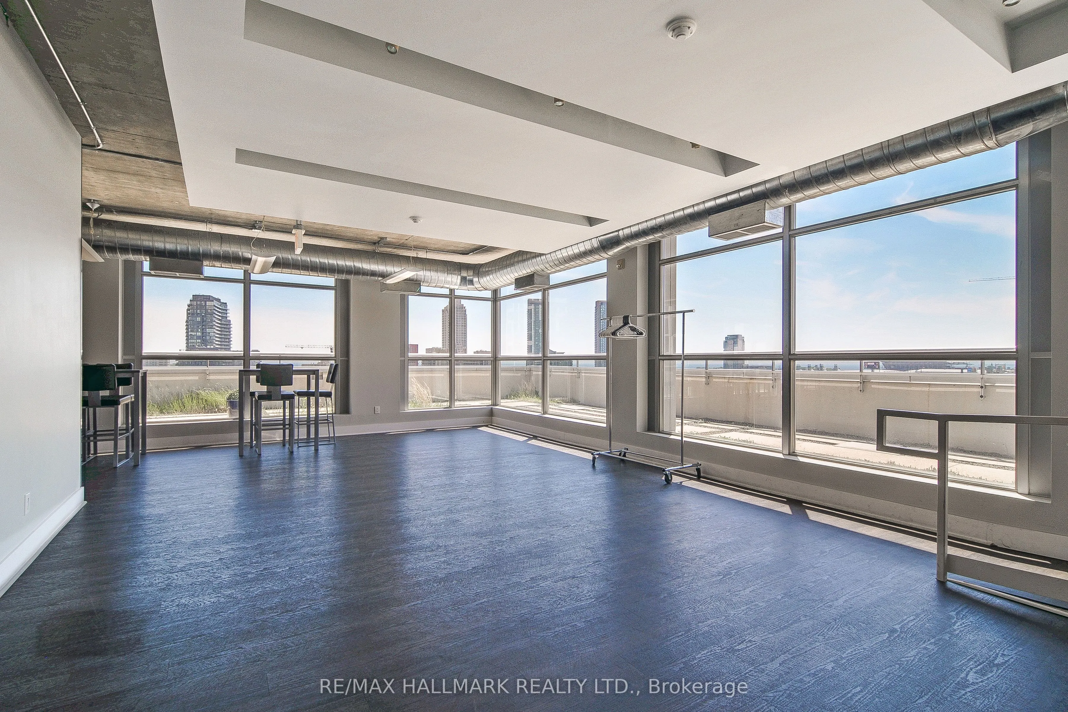 60 Bathurst Street, #910