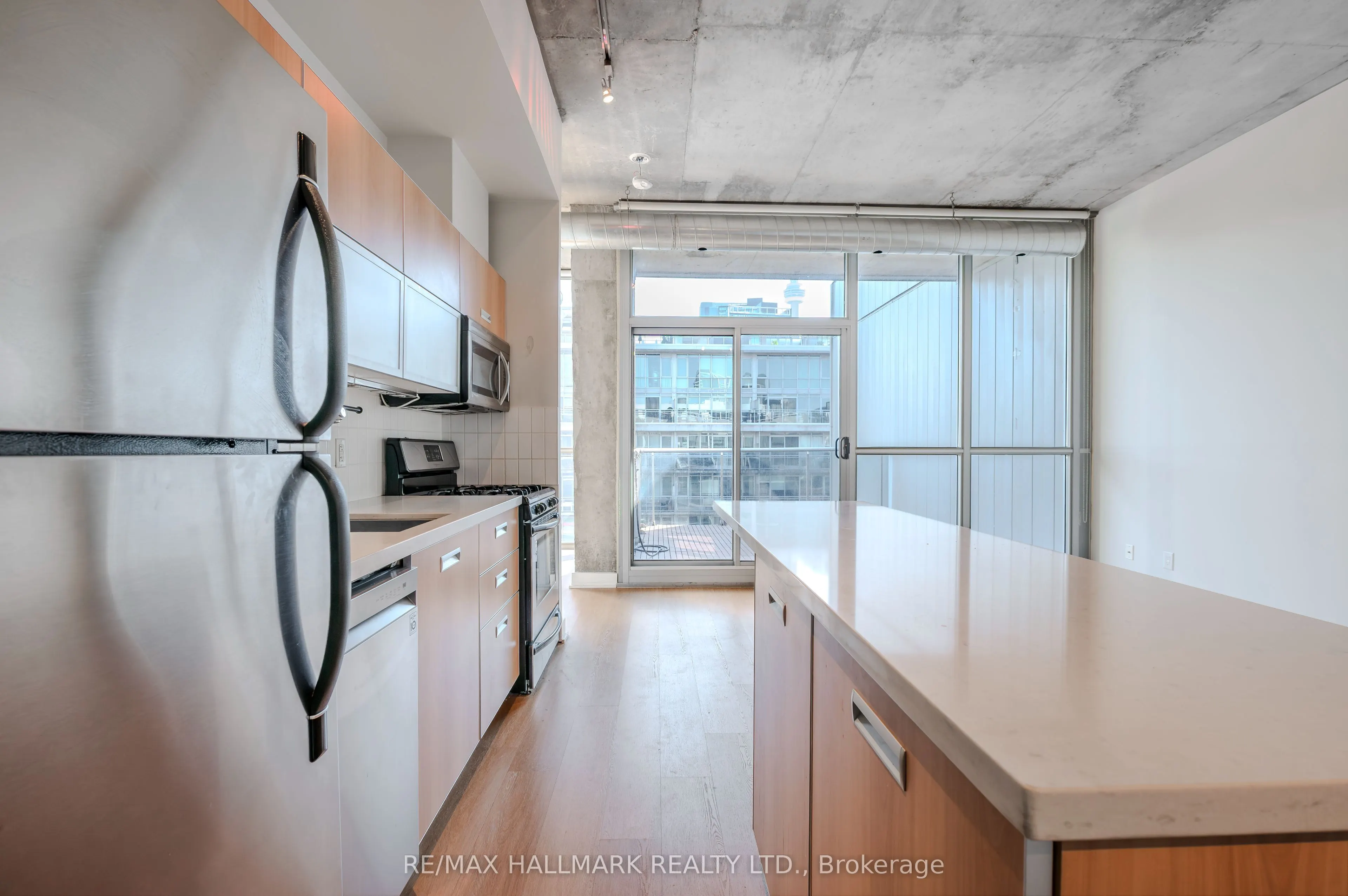 60 Bathurst Street, #910