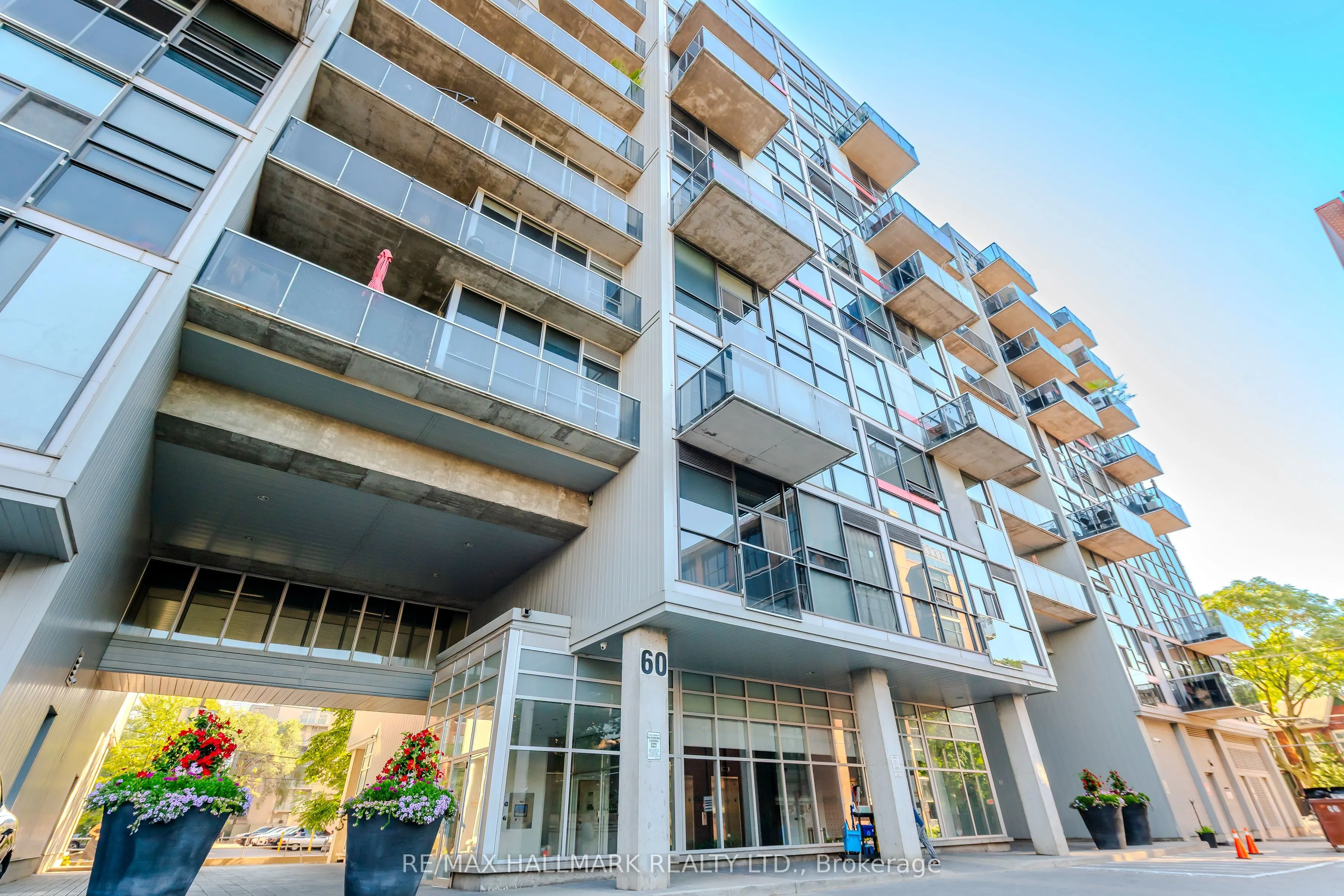 60 Bathurst Street, #910
