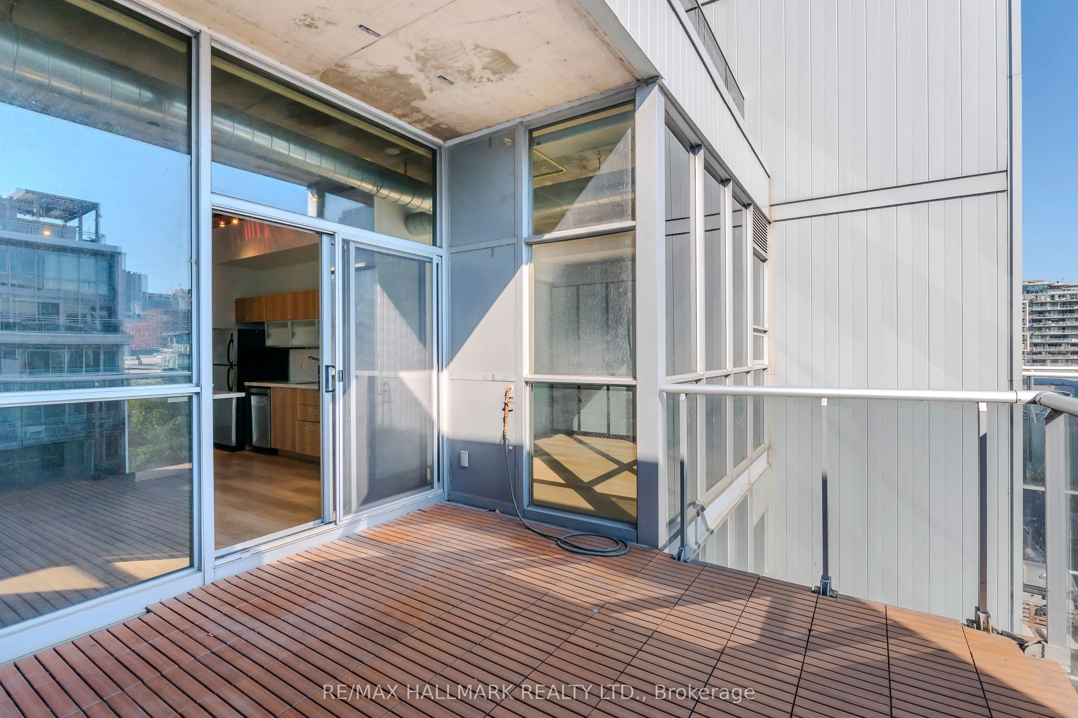 60 Bathurst Street, #910