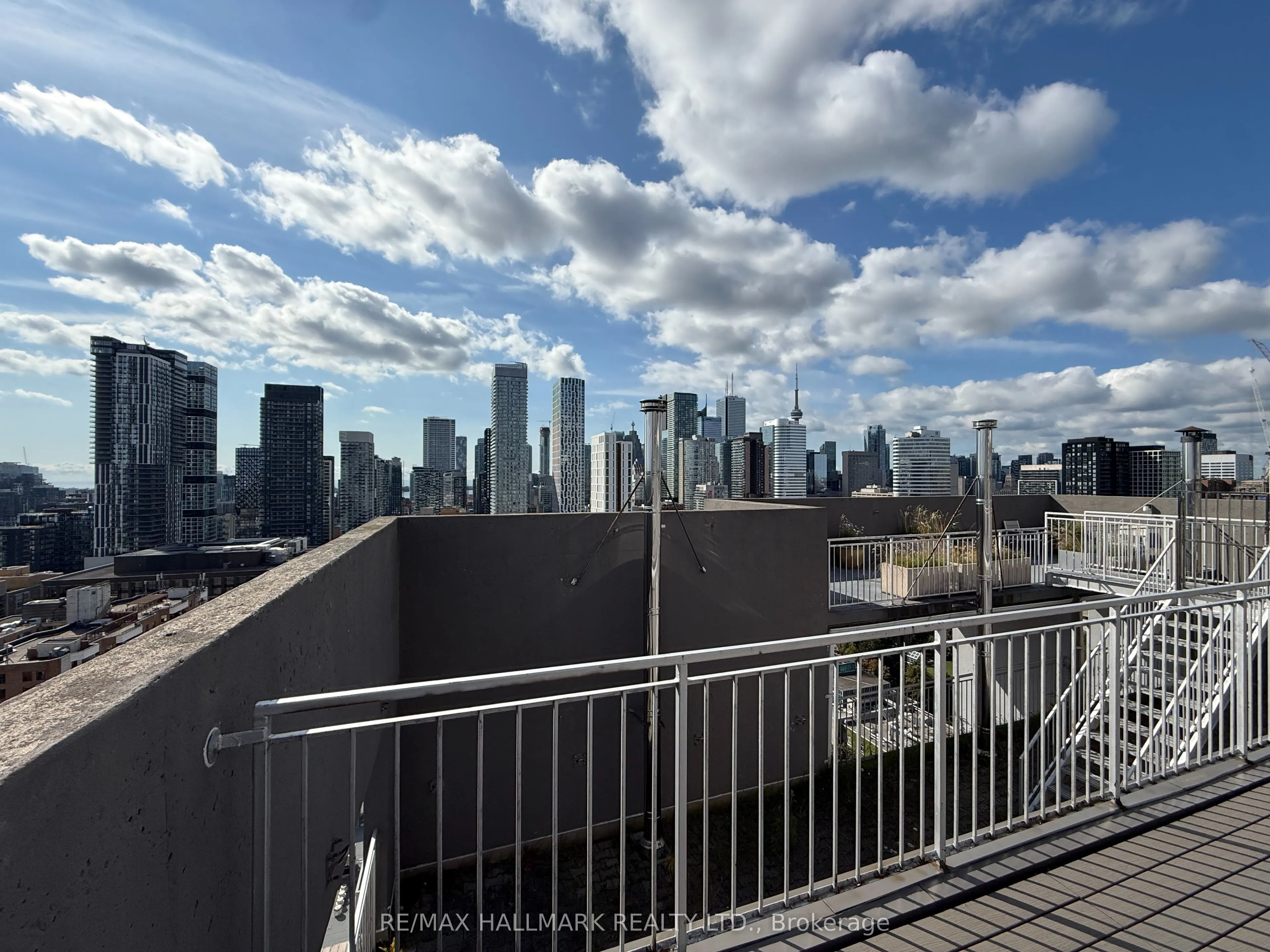 86 Gerrard Street E, #8E
