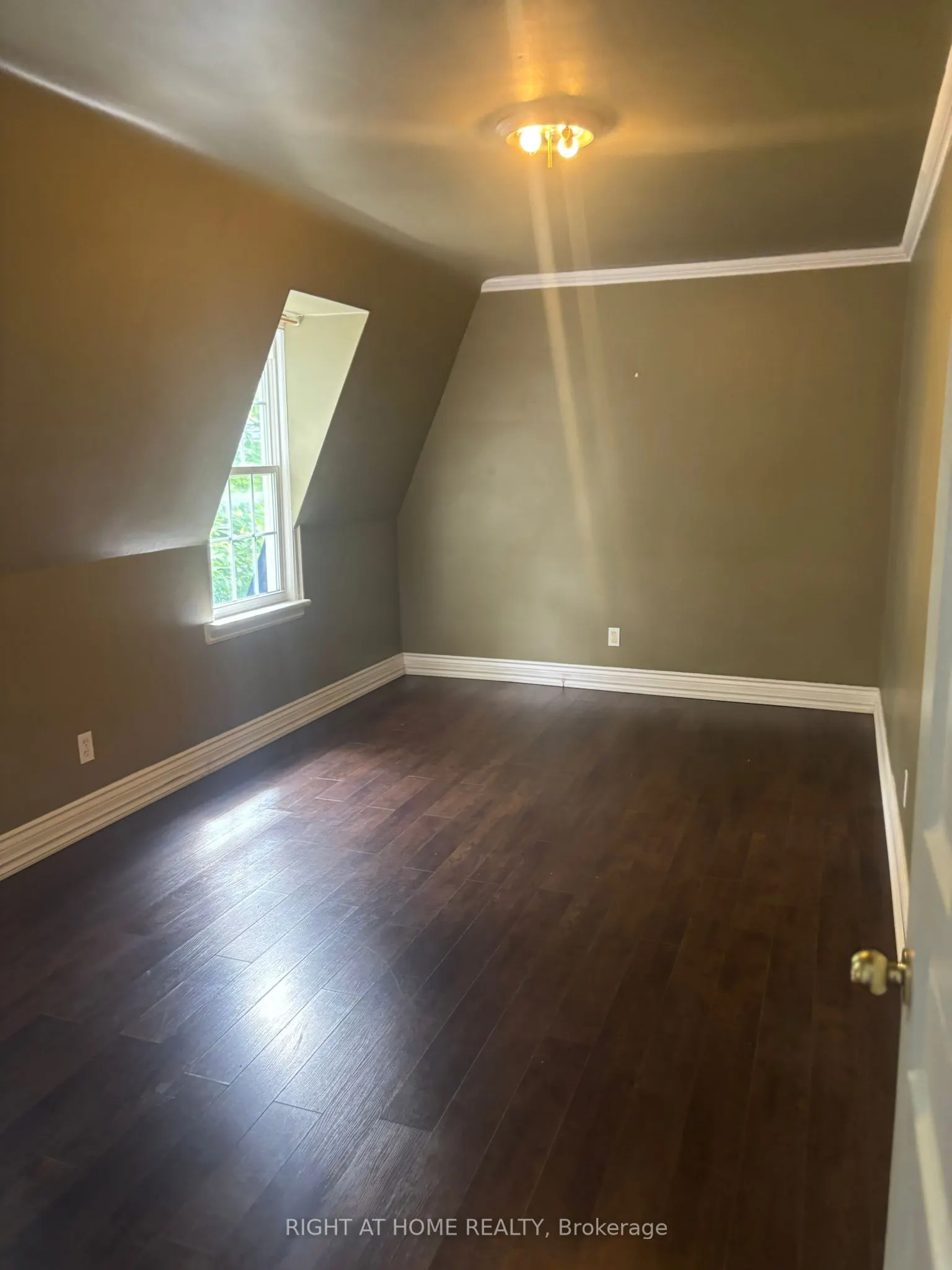 125 Steeles Avenue S, #unit 2