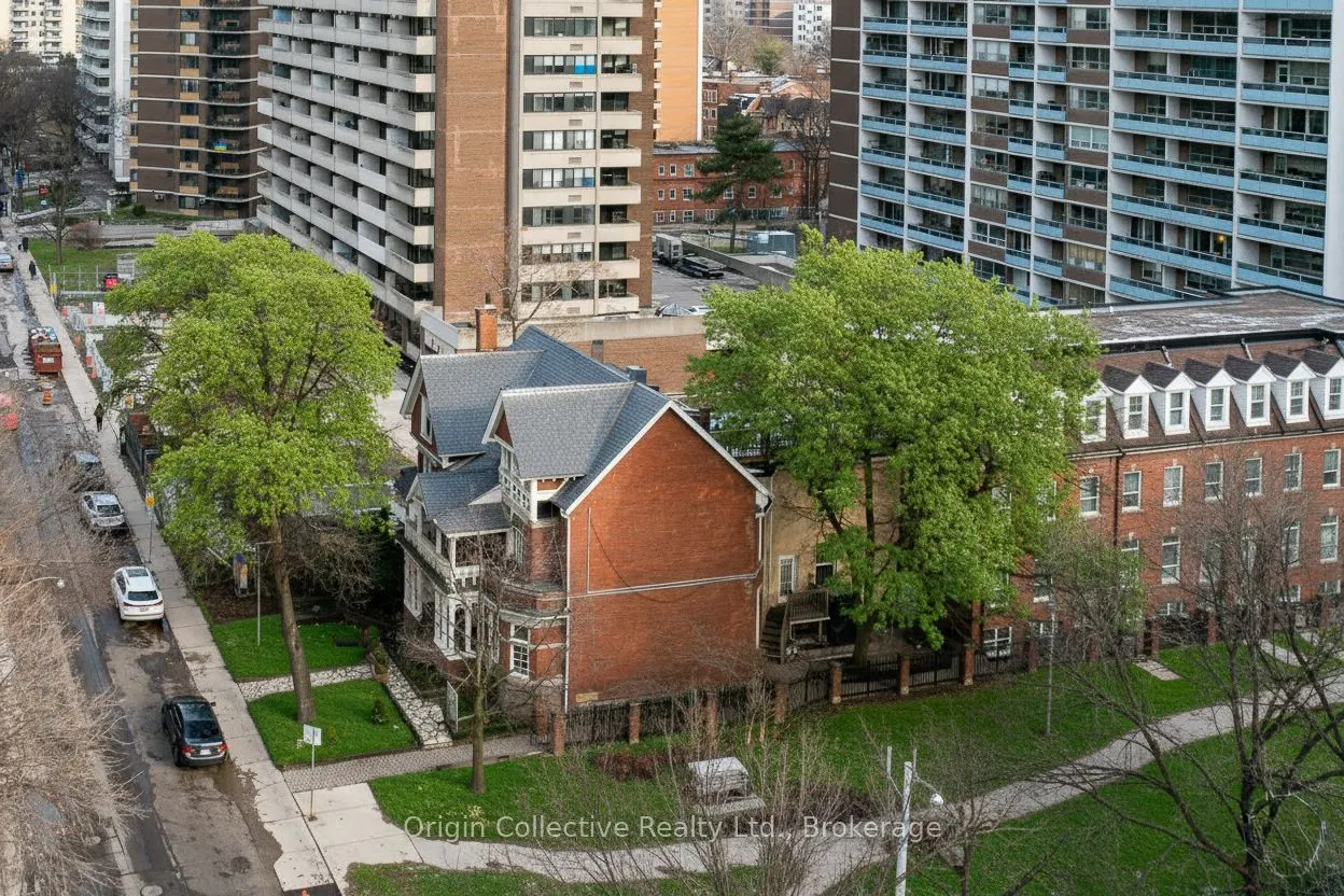 17 Isabella Street, #1