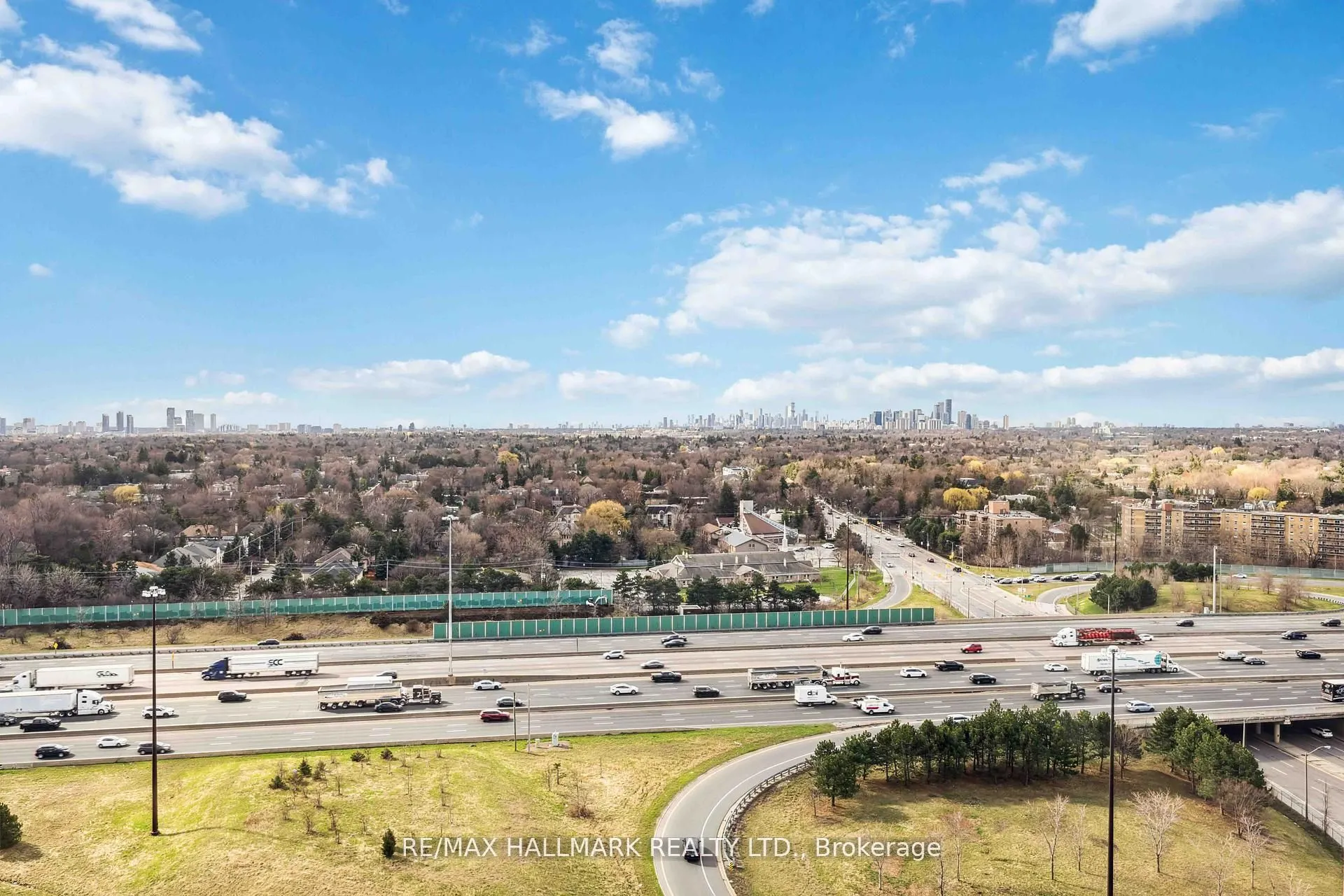 18 Kenaston Gardens, #1809