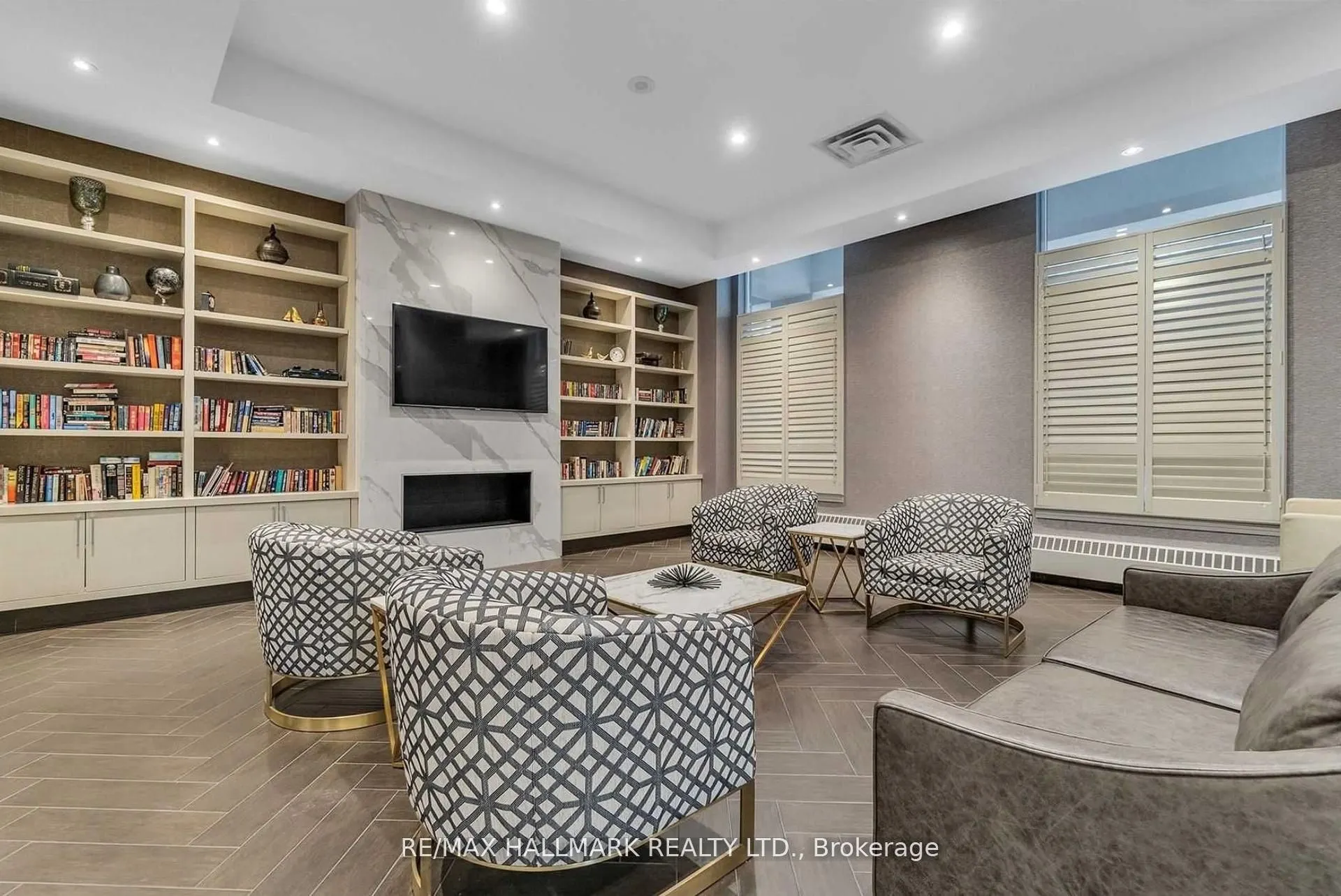 18 Kenaston Gardens, #1809