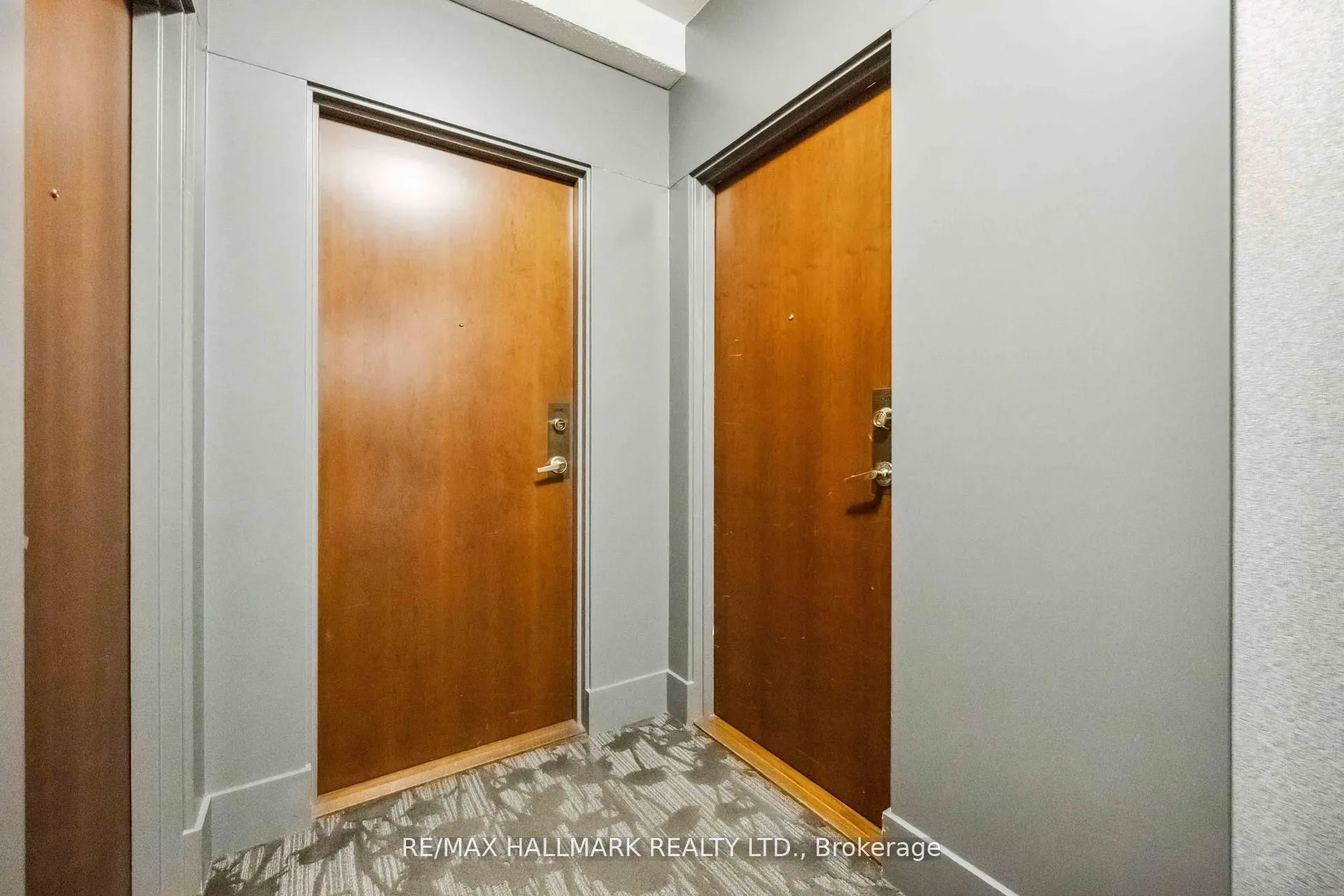 18 Kenaston Gardens, #1809