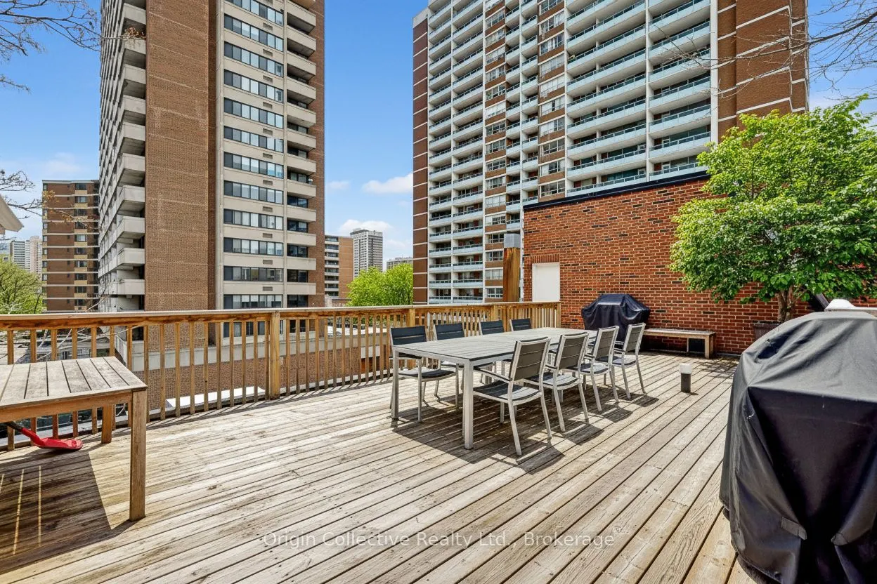 17 Isabella Street, #1