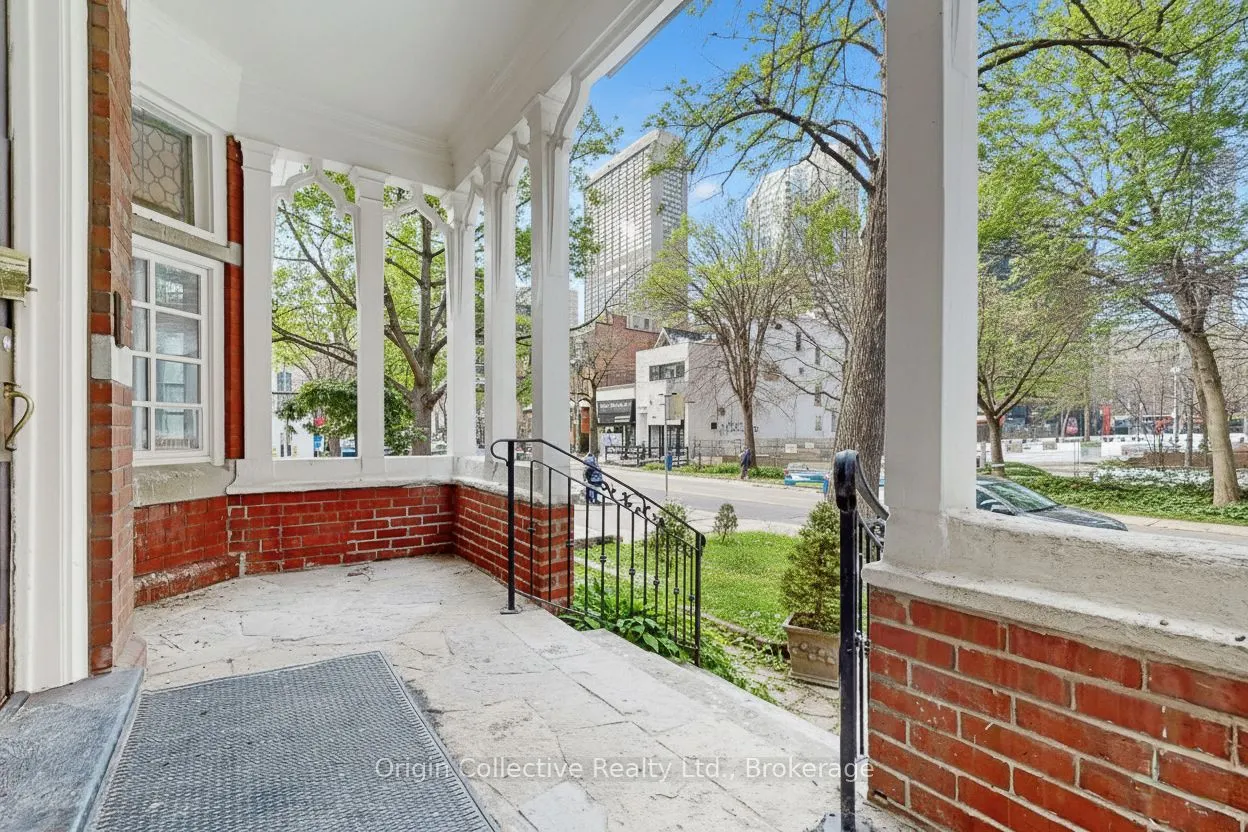 17 Isabella Street, #1