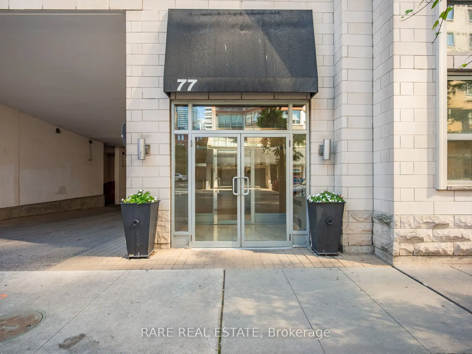 77 Lombard Street, #202
