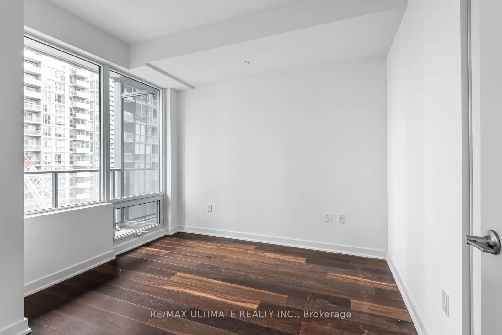 115 BLUE JAYS Way, #1806