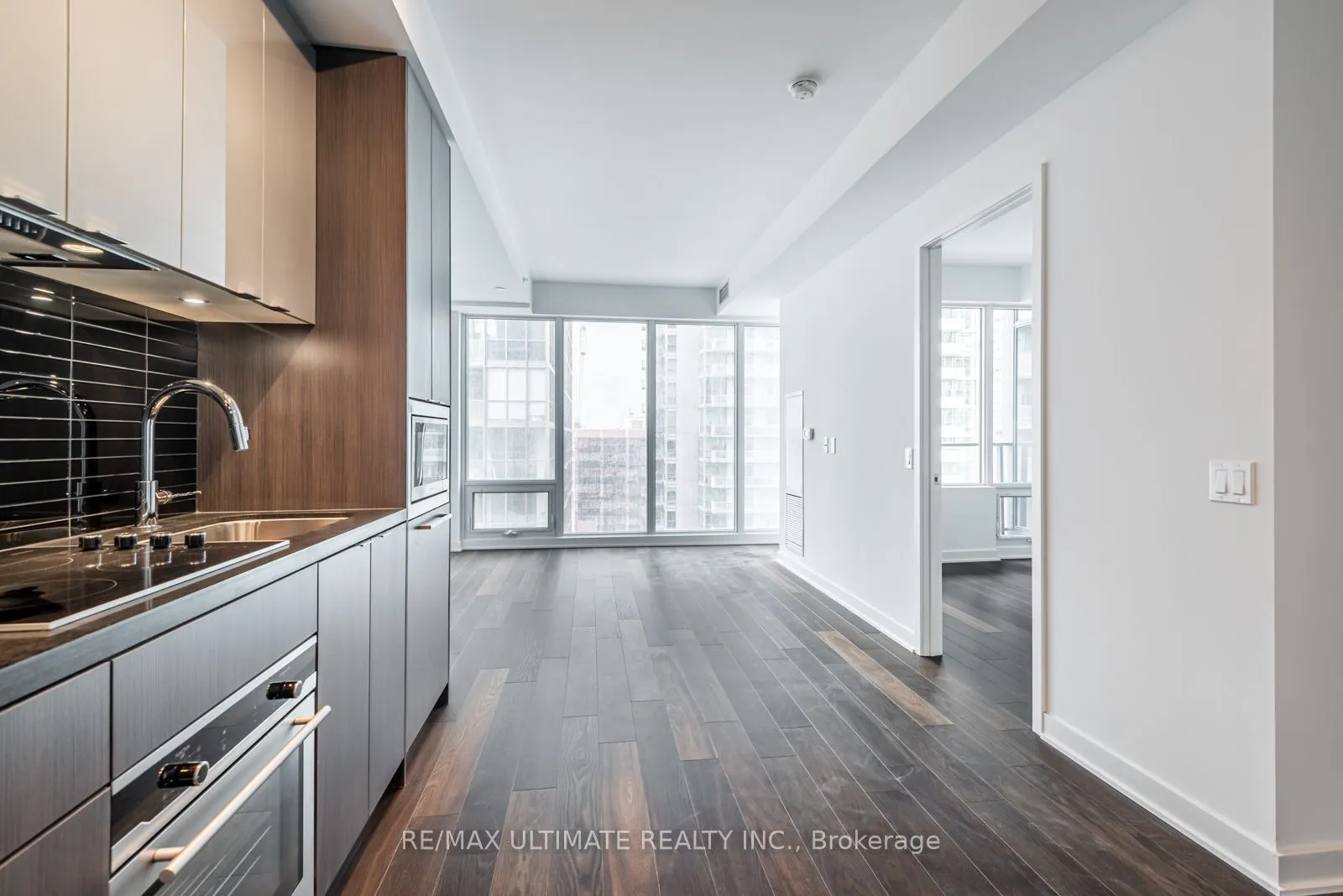 115 BLUE JAYS Way, #1806