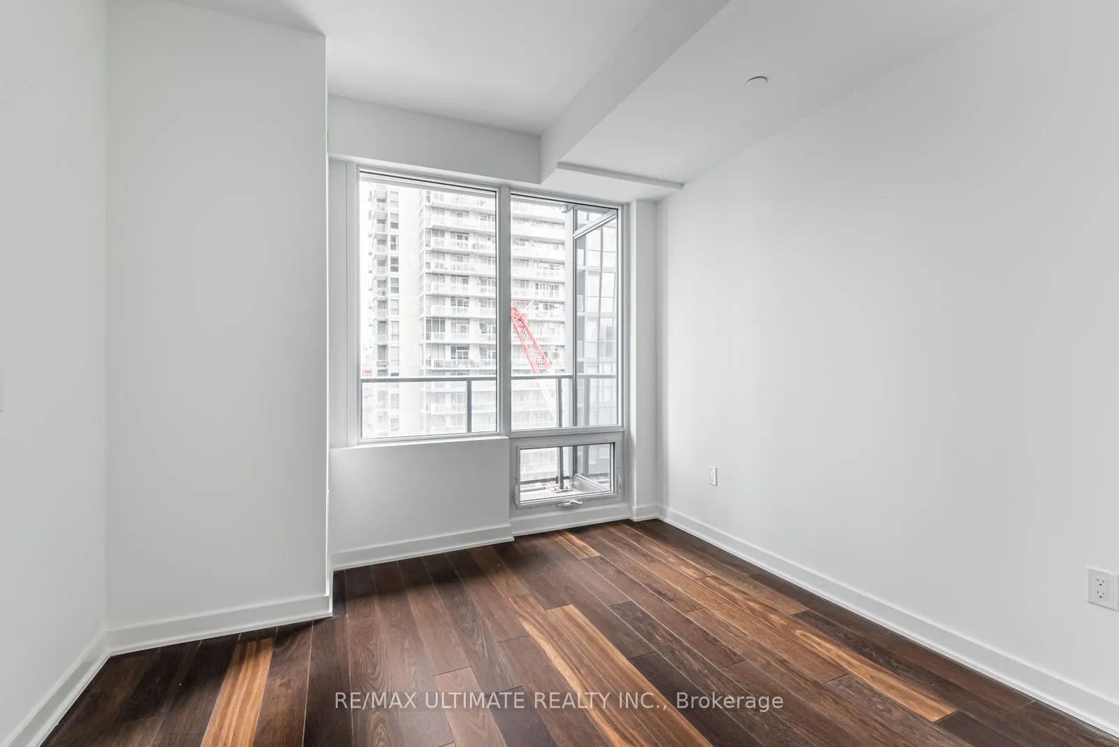 115 BLUE JAYS Way, #1806