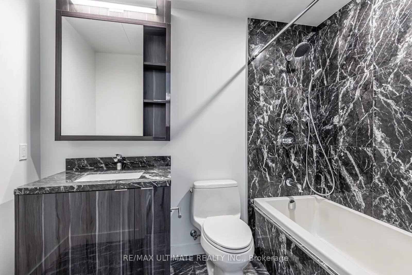 115 BLUE JAYS Way, #1806
