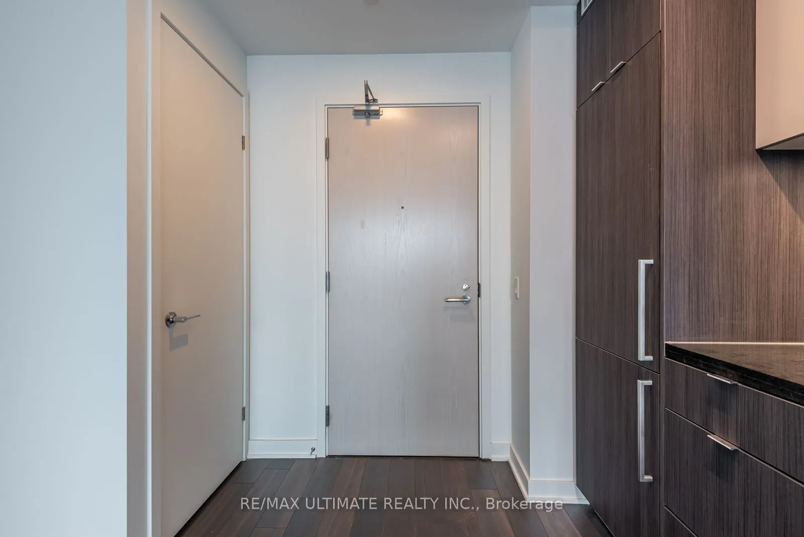 115 BLUE JAYS Way, #1806