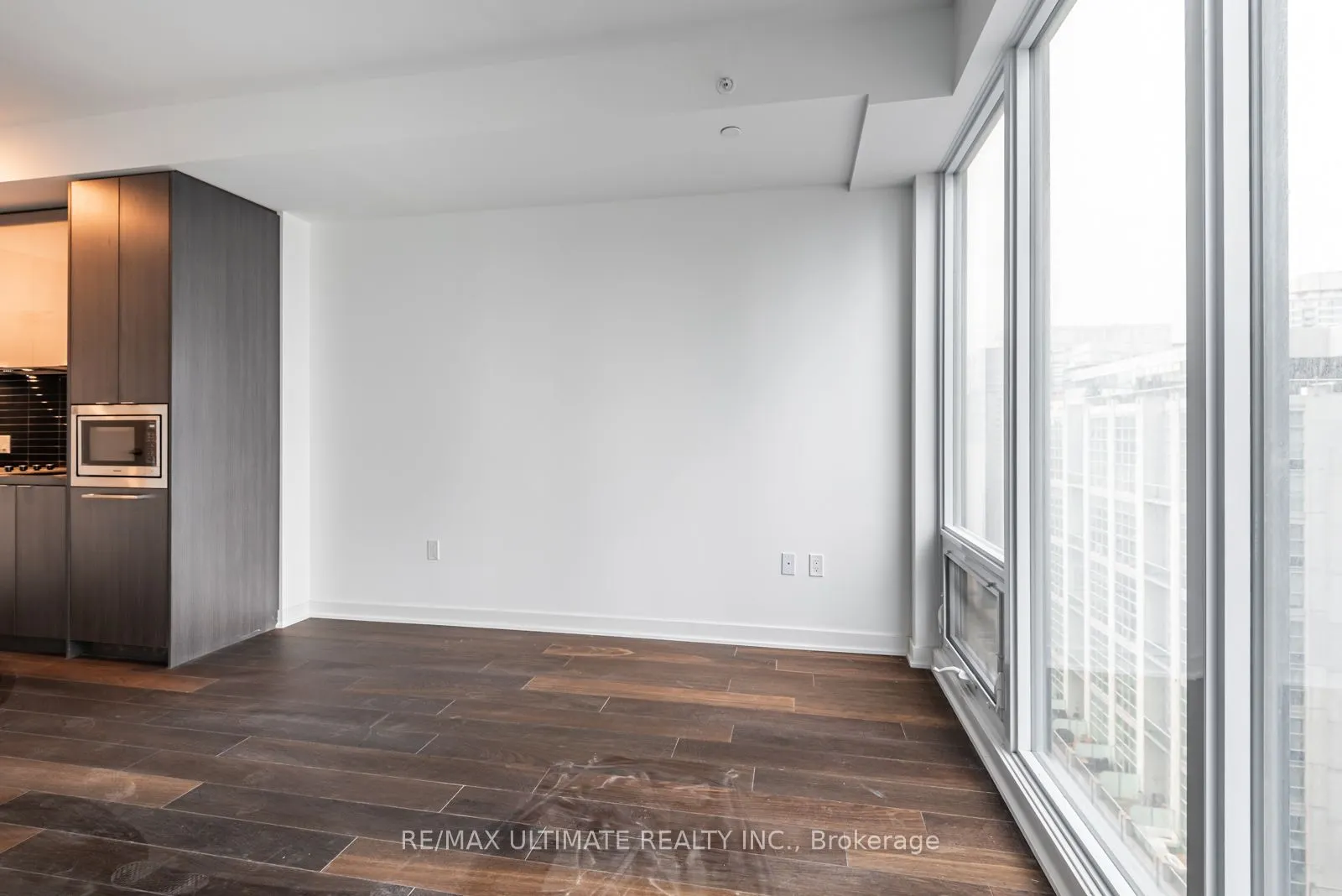115 BLUE JAYS Way, #1806