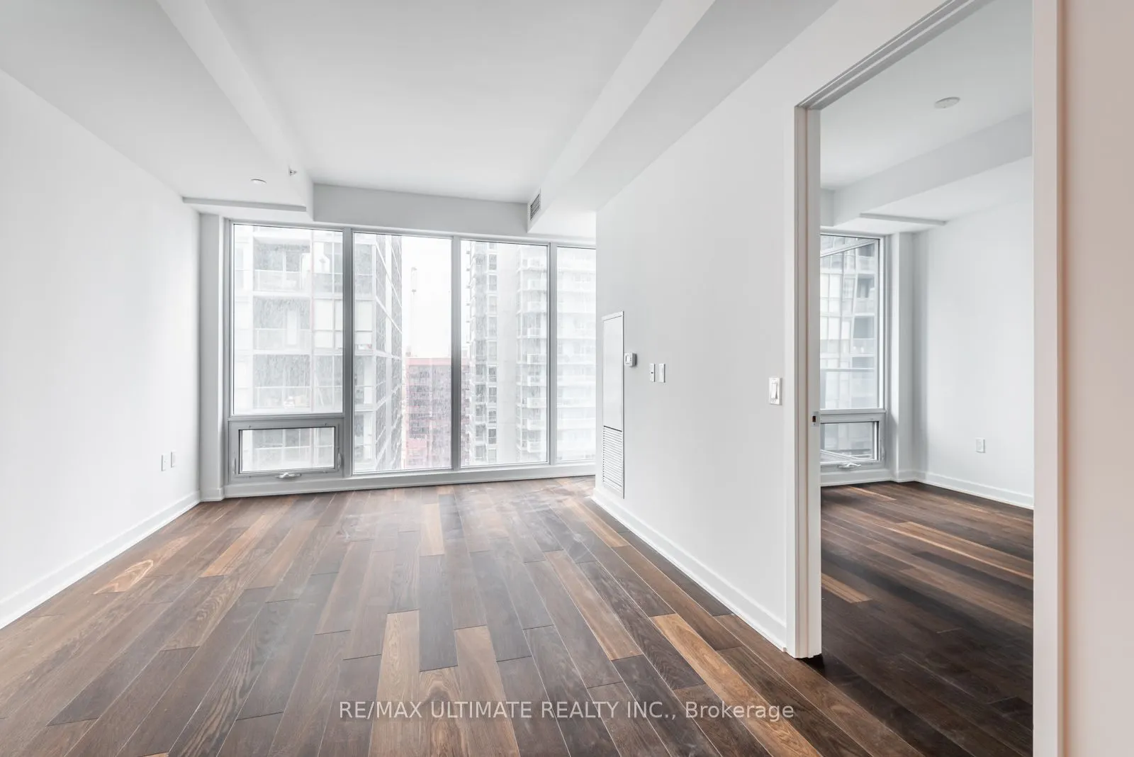 115 BLUE JAYS Way, #1806