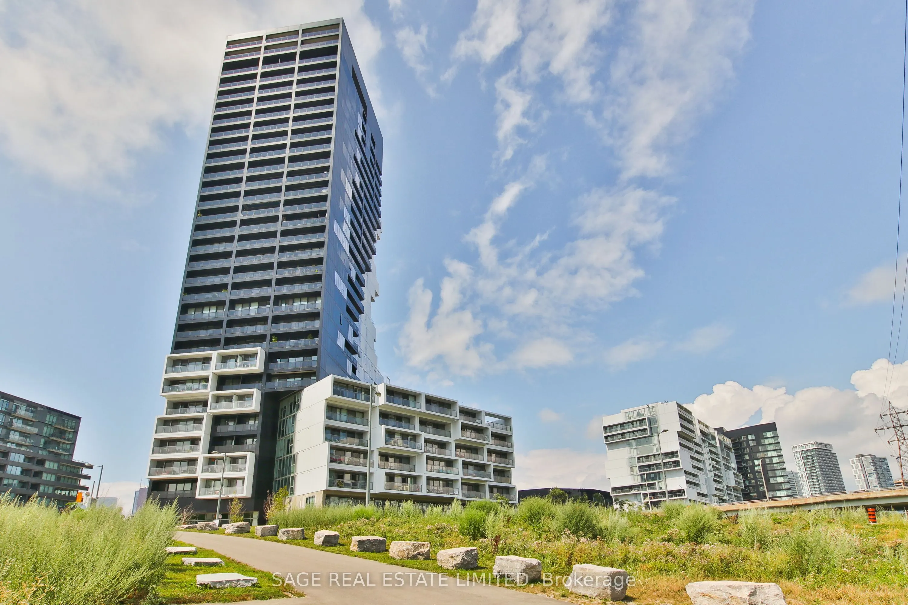 170 Bayview Avenue, #807