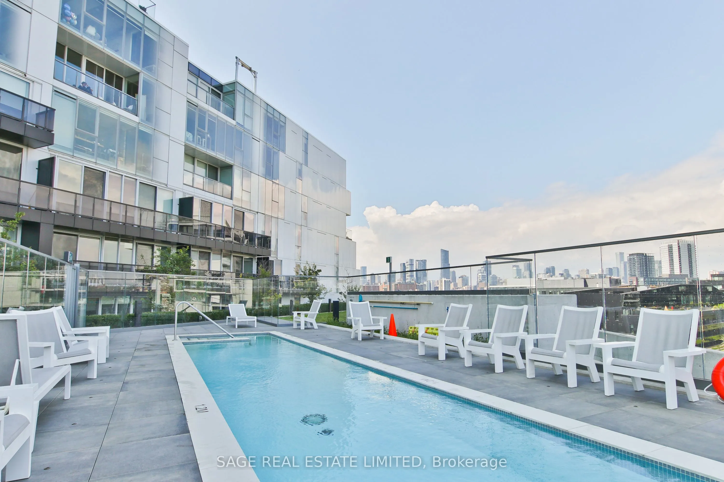 170 Bayview Avenue, #807