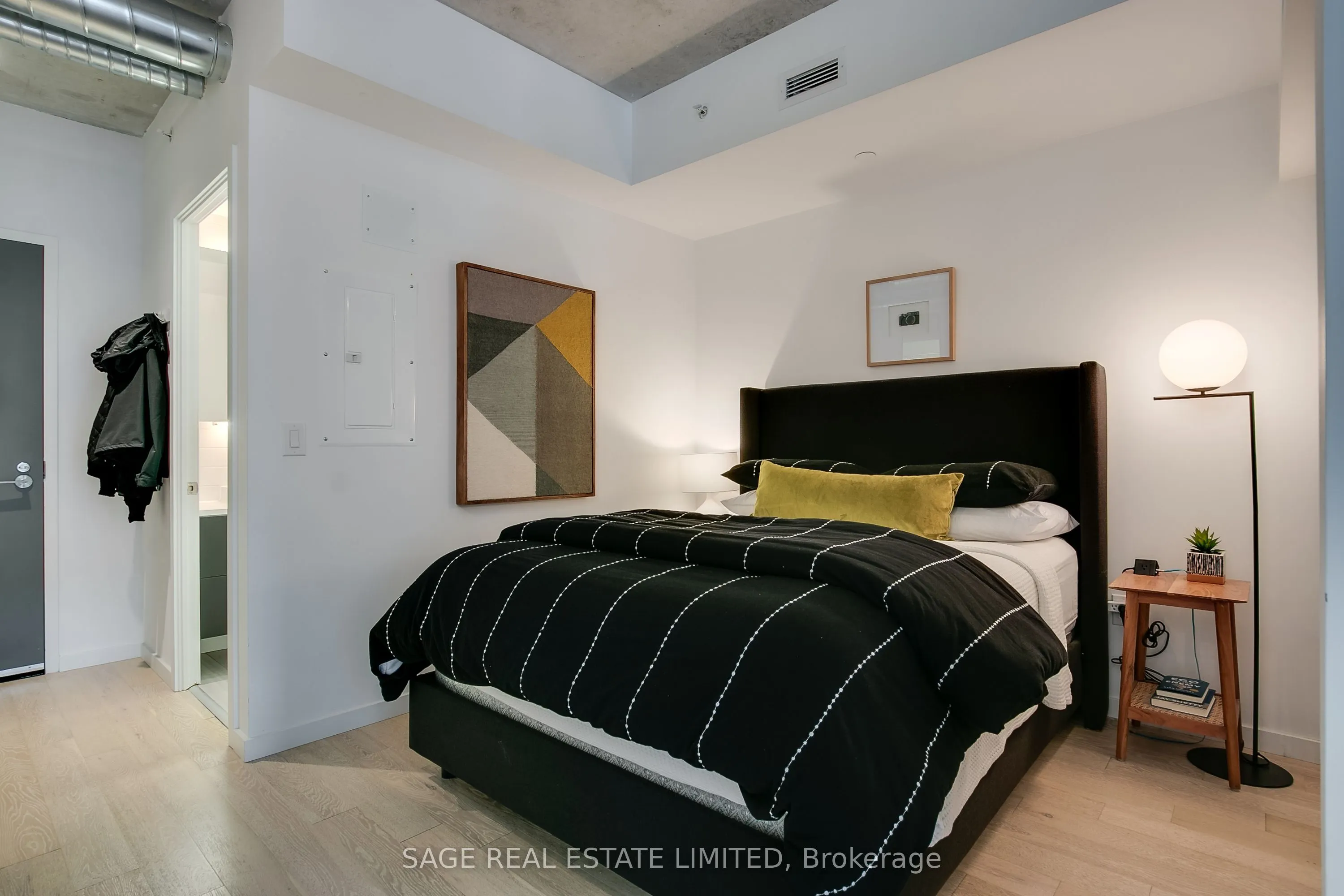 170 Bayview Avenue, #807