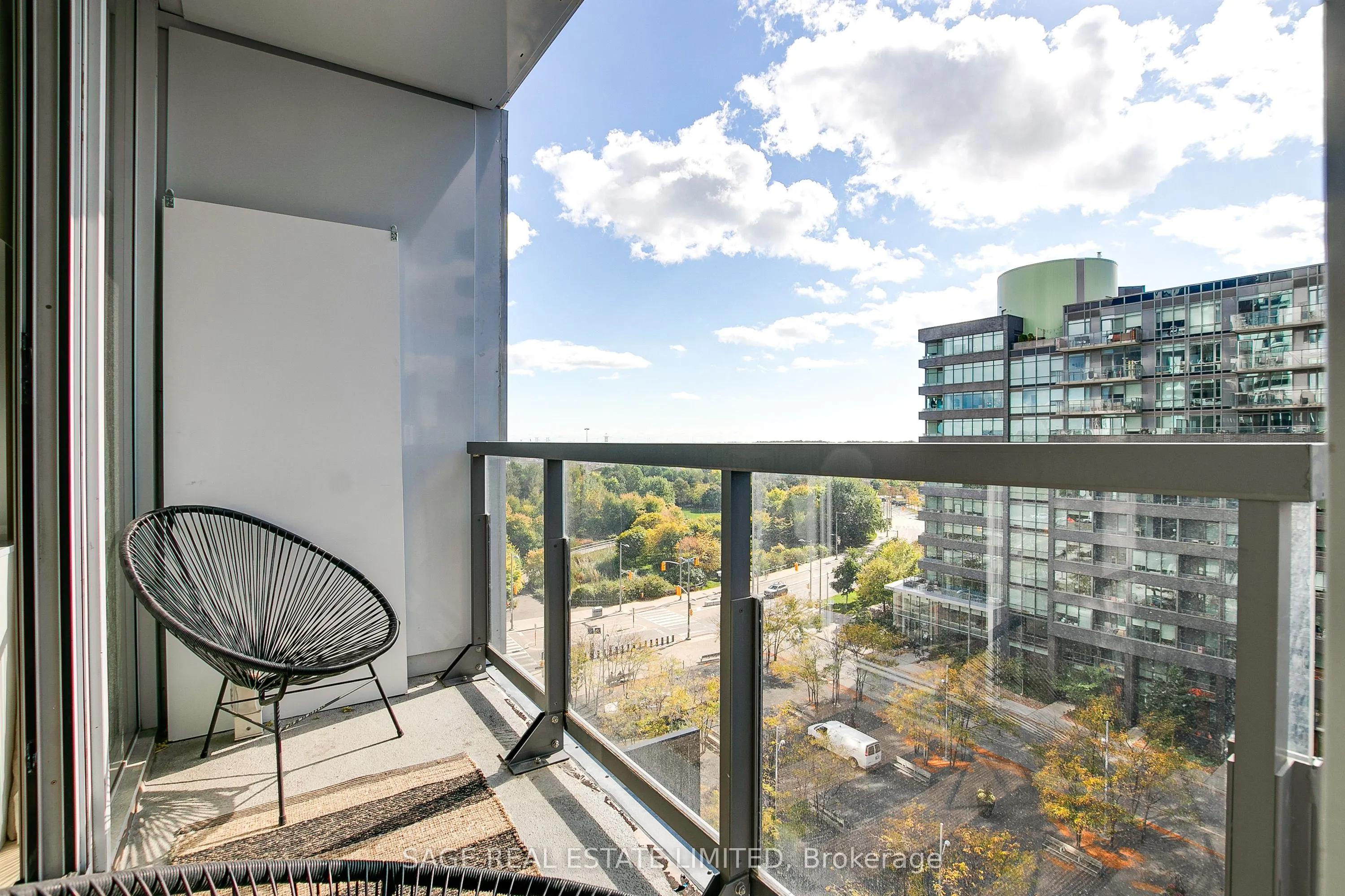 170 Bayview Avenue, #807