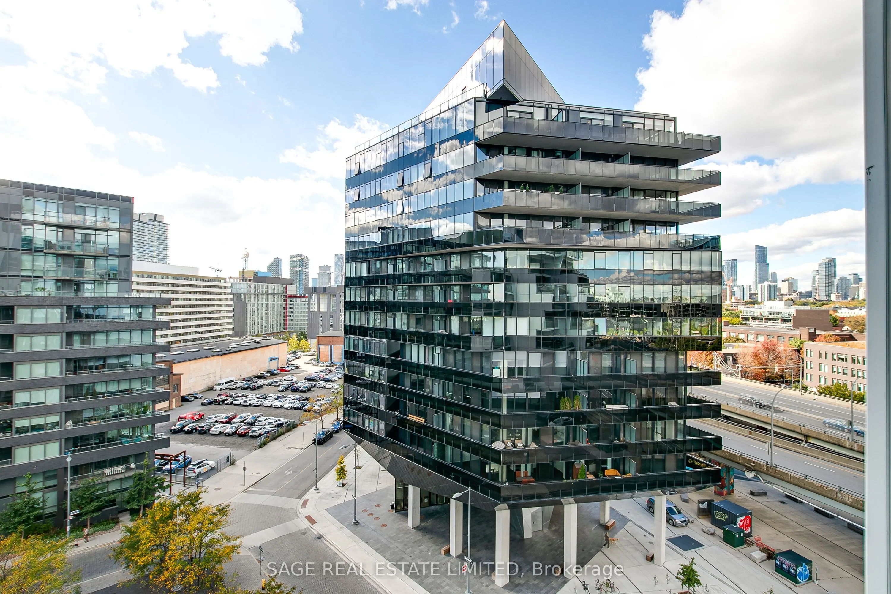 170 Bayview Avenue, #807